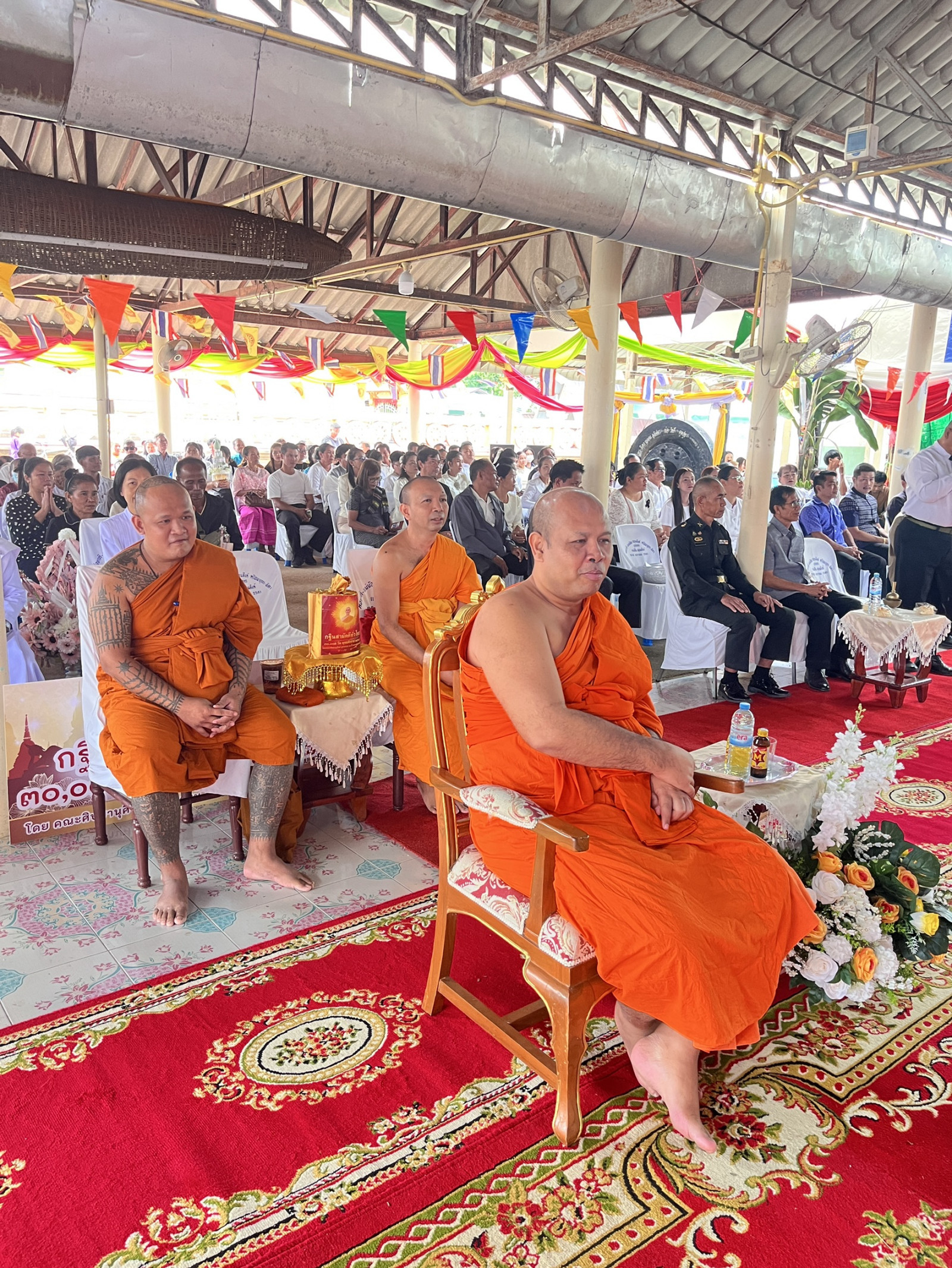 ภาพร่วมพิธีกรรมวัดสำโรงโพนดวล