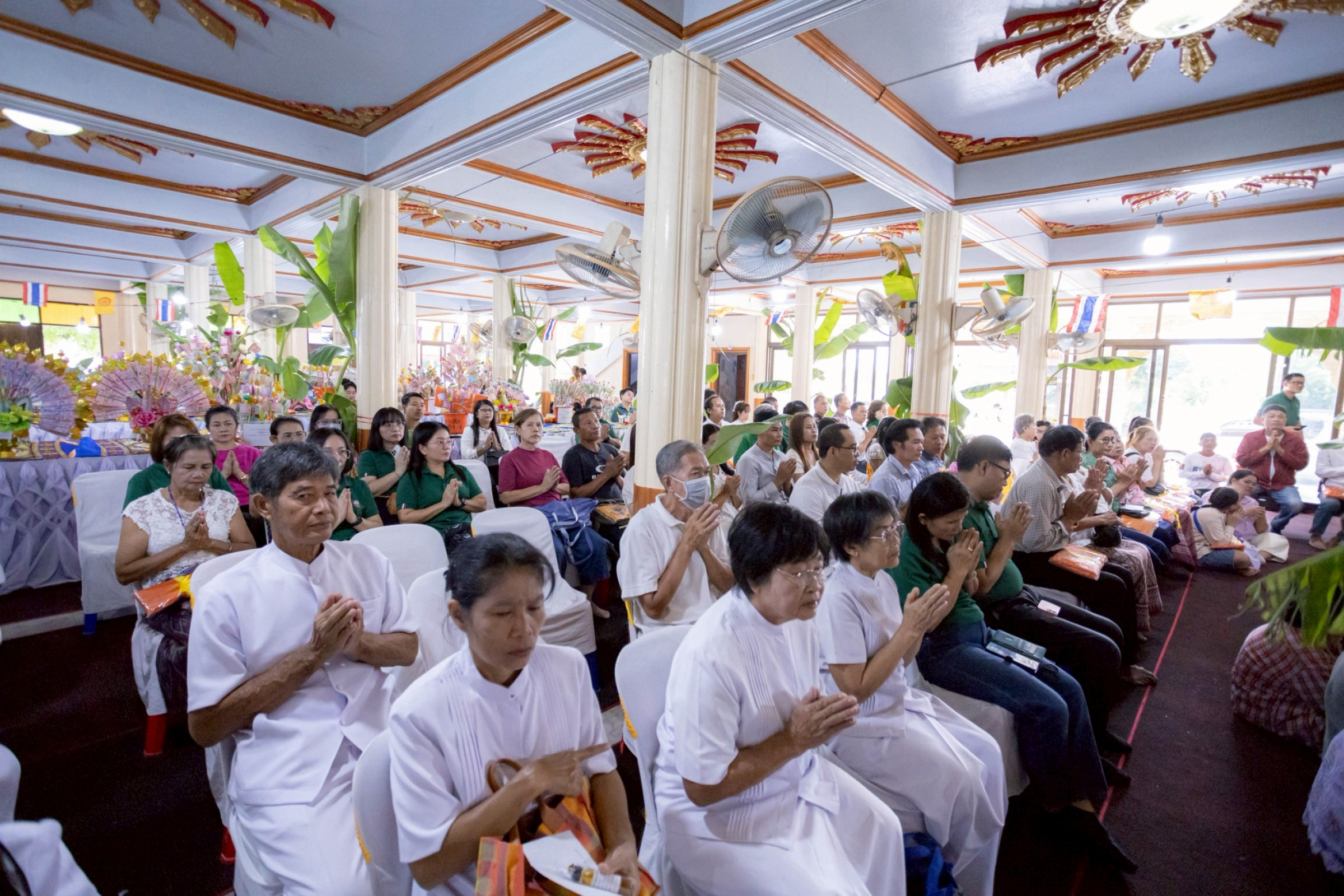 ภาพร่วมพิธีกรรมวัดนาคราช