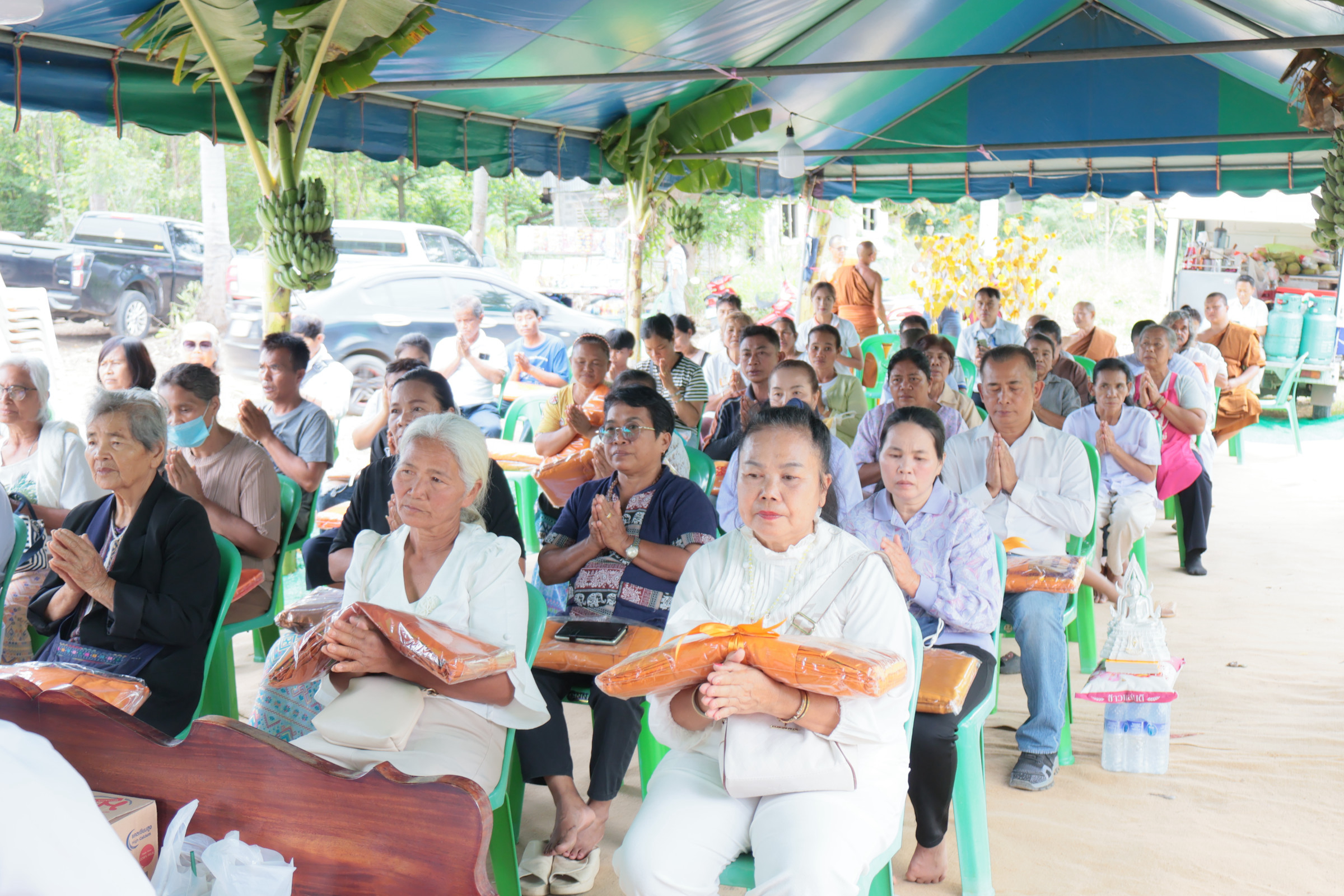 ภาพร่วมพิธีกรรมที่พักสงฆ์สวนป่าสันติธรรมประโชติสาขา 2