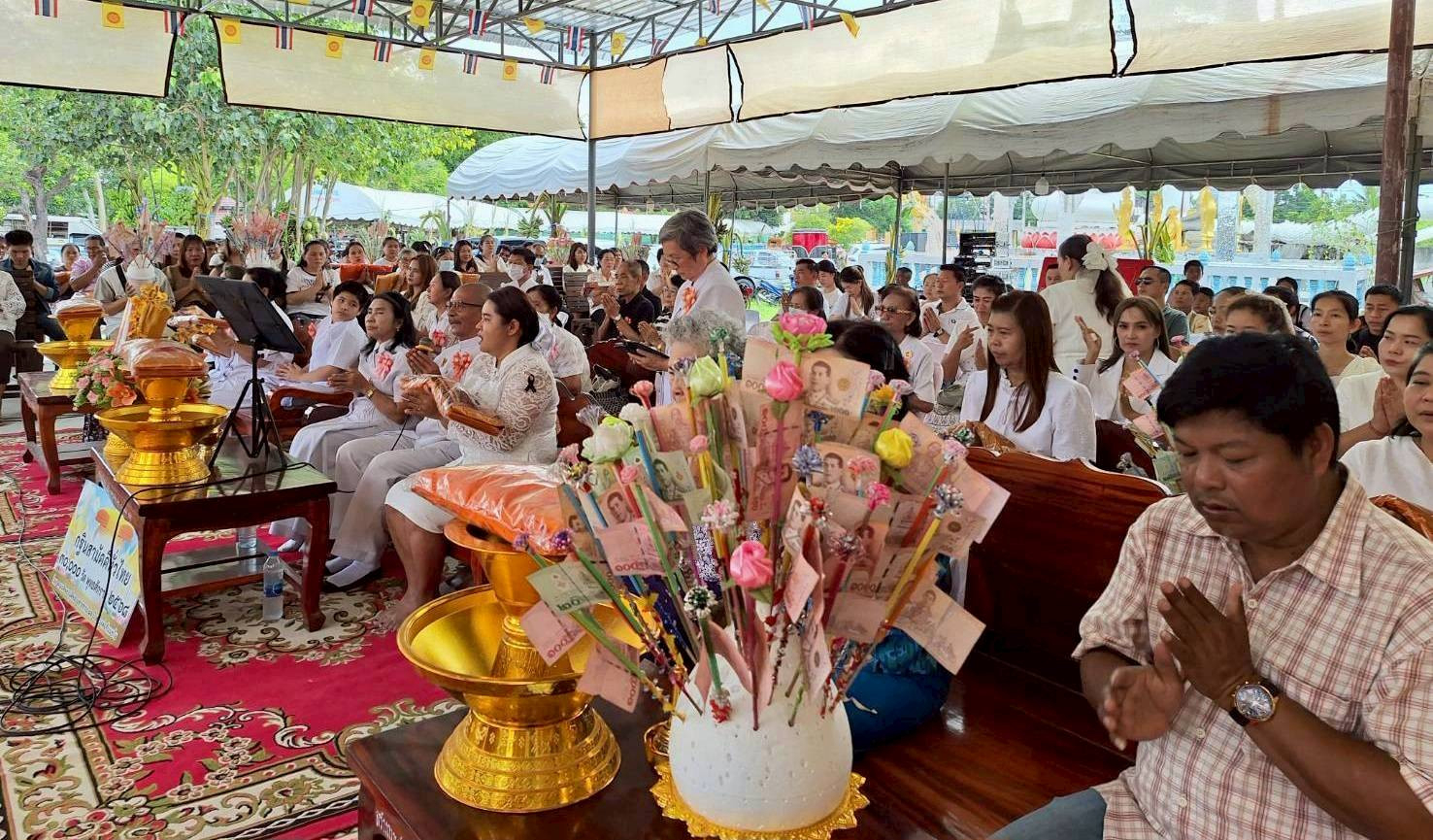 ภาพร่วมพิธีกรรมวัดหนองบ้านเก่า