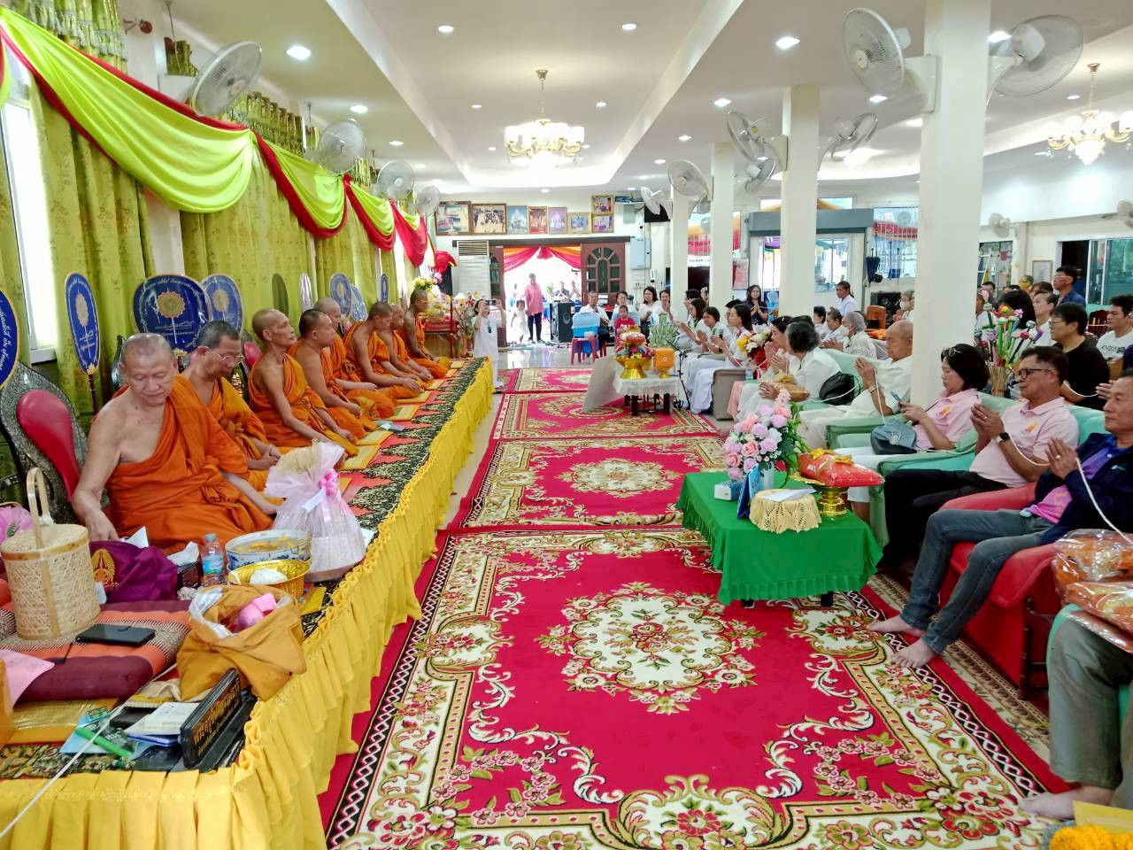 ภาพร่วมพิธีกรรมวัดสุวรรณ