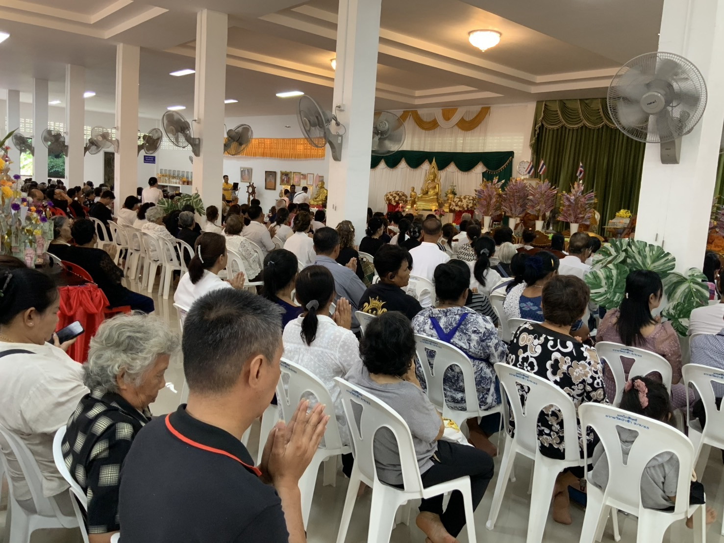 ภาพร่วมพิธีกรรมที่พักสงฆ์มัชฌิมเจริญธรรม