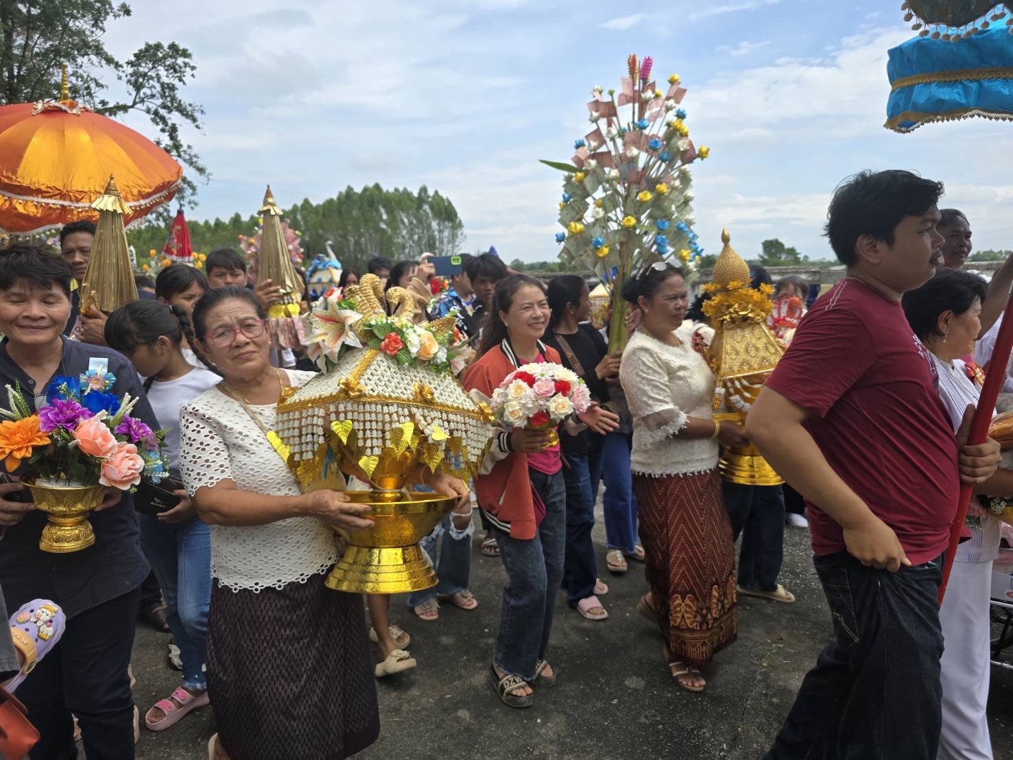 ภาพร่วมพิธีกรรมวัดหนองแสง