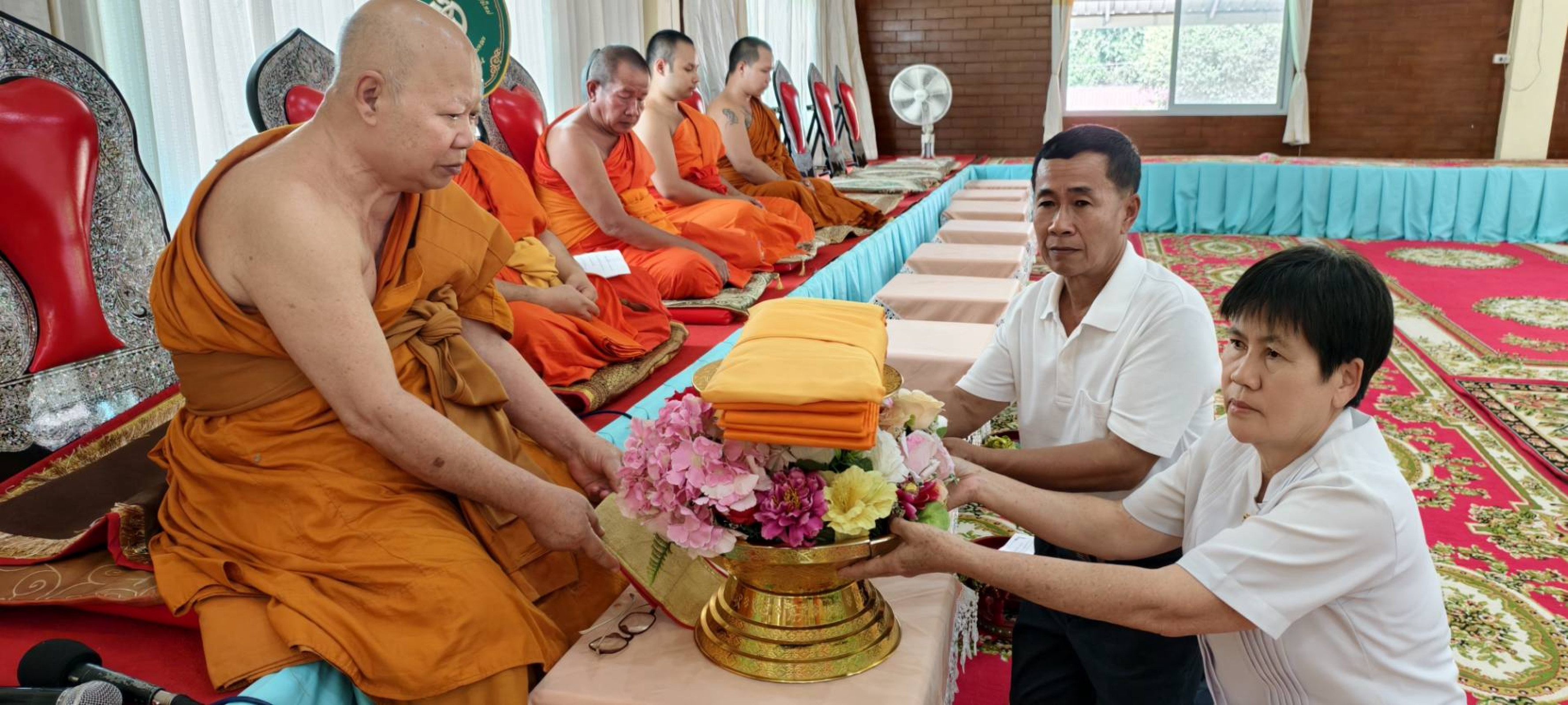 ภาพร่วมพิธีกรรมวัดเขื่อนผาก