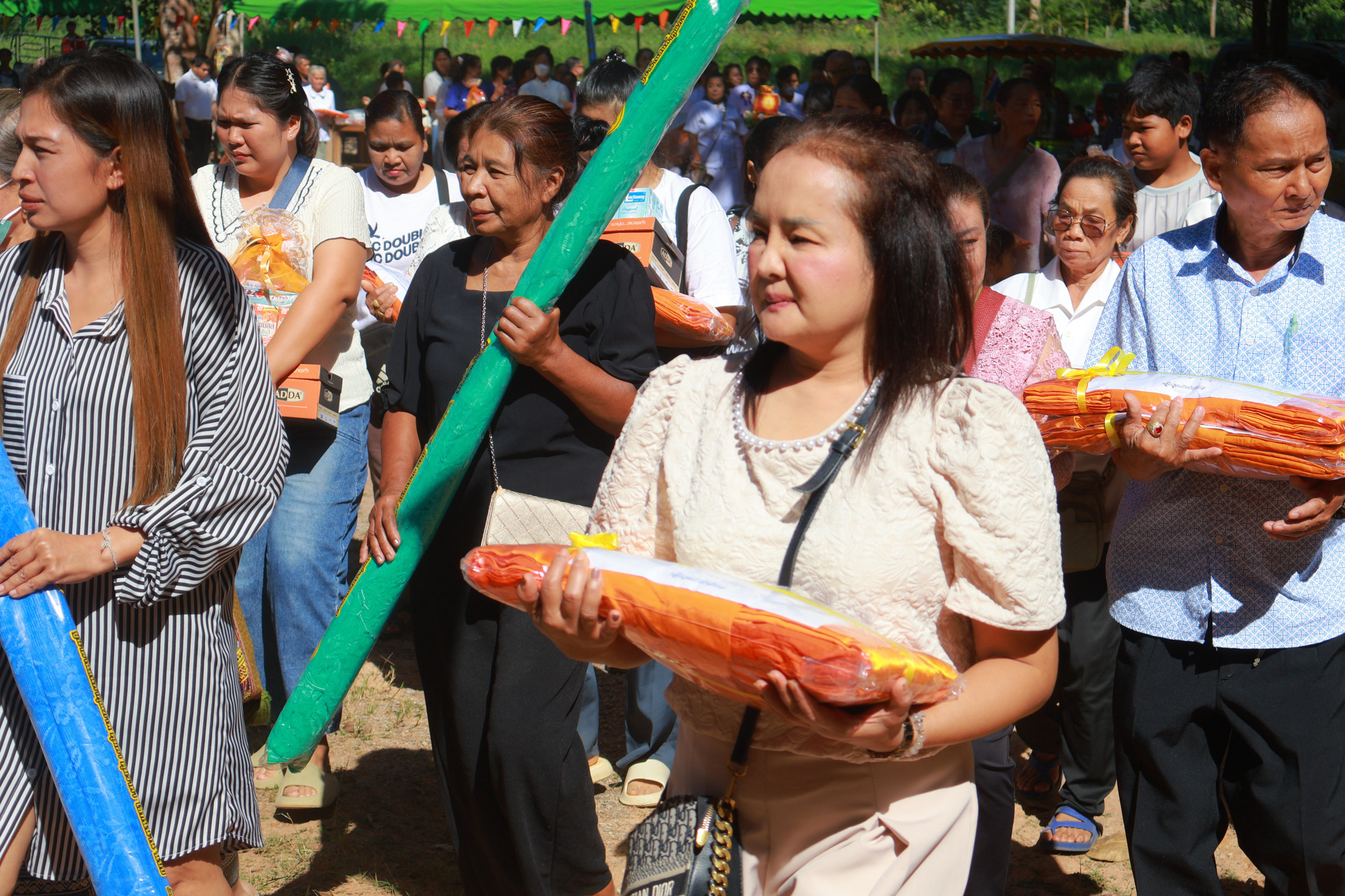 ภาพร่วมพิธีกรรมที่พักสงฆ์บ่อน้ำร้อนเจริญธรรม