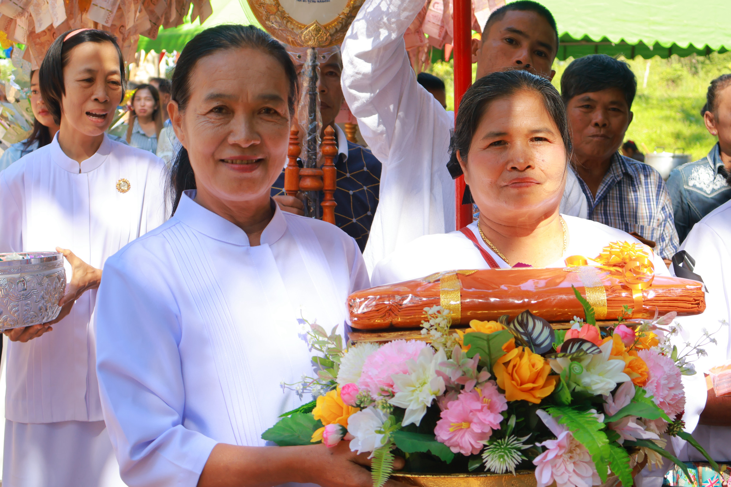 ภาพร่วมพิธีกรรมที่พักสงฆ์บ่อน้ำร้อนเจริญธรรม