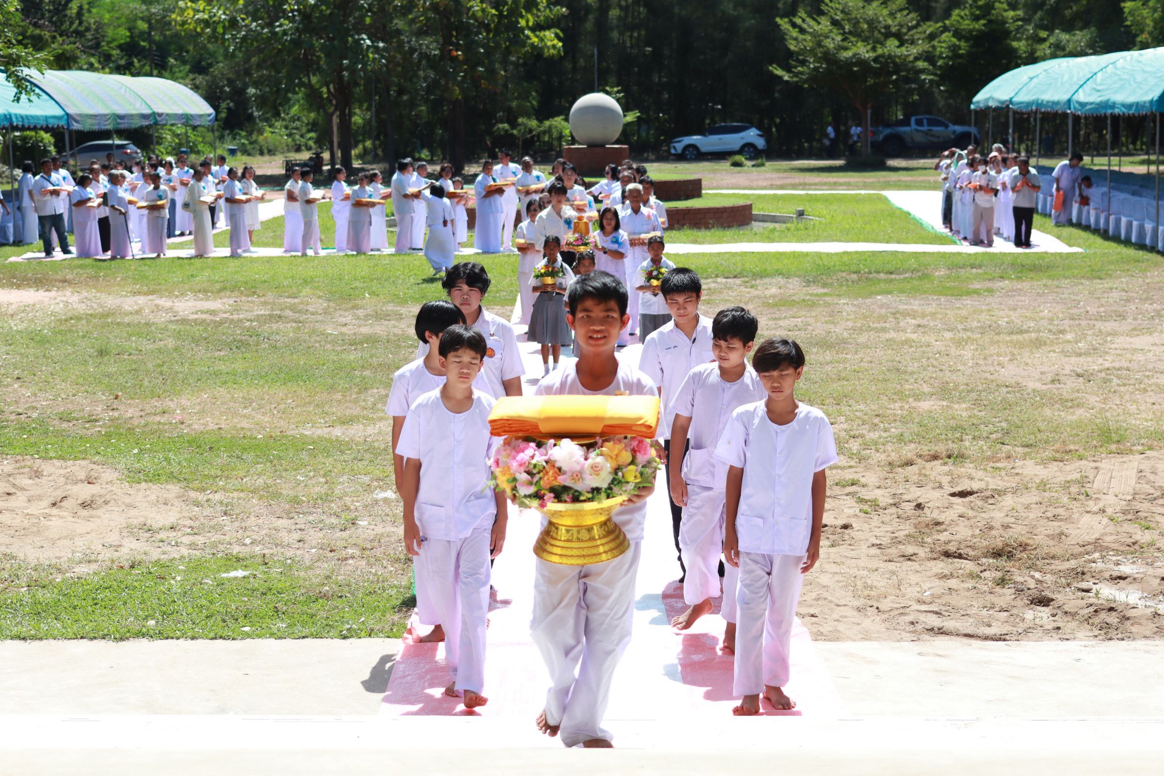 ภาพร่วมขบวนกฐินศูนย์อบรมเยาวชนอุตรดิตถ์ (แก้วพฤกษา)