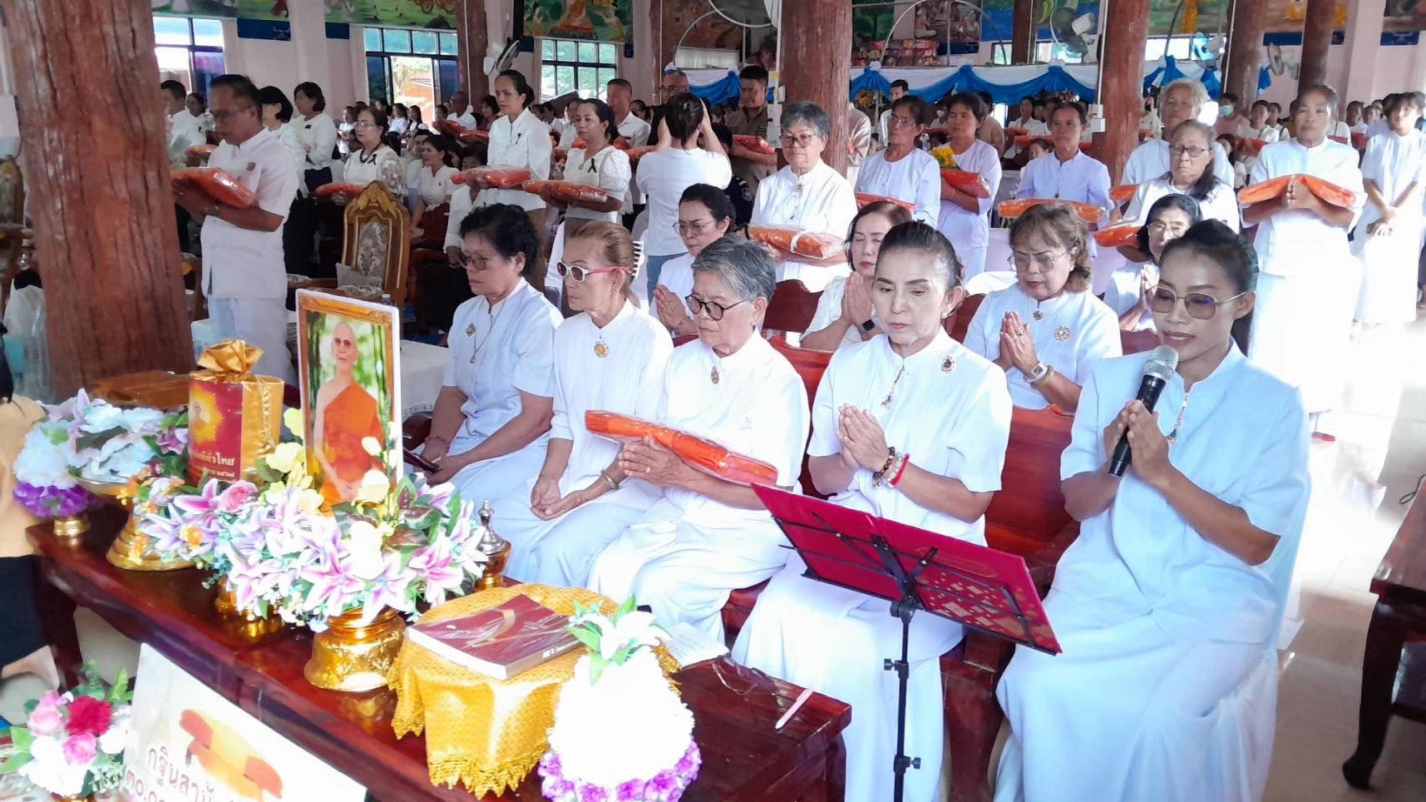 ภาพกล่าวคำถวายกฐินวัดจอมศรี