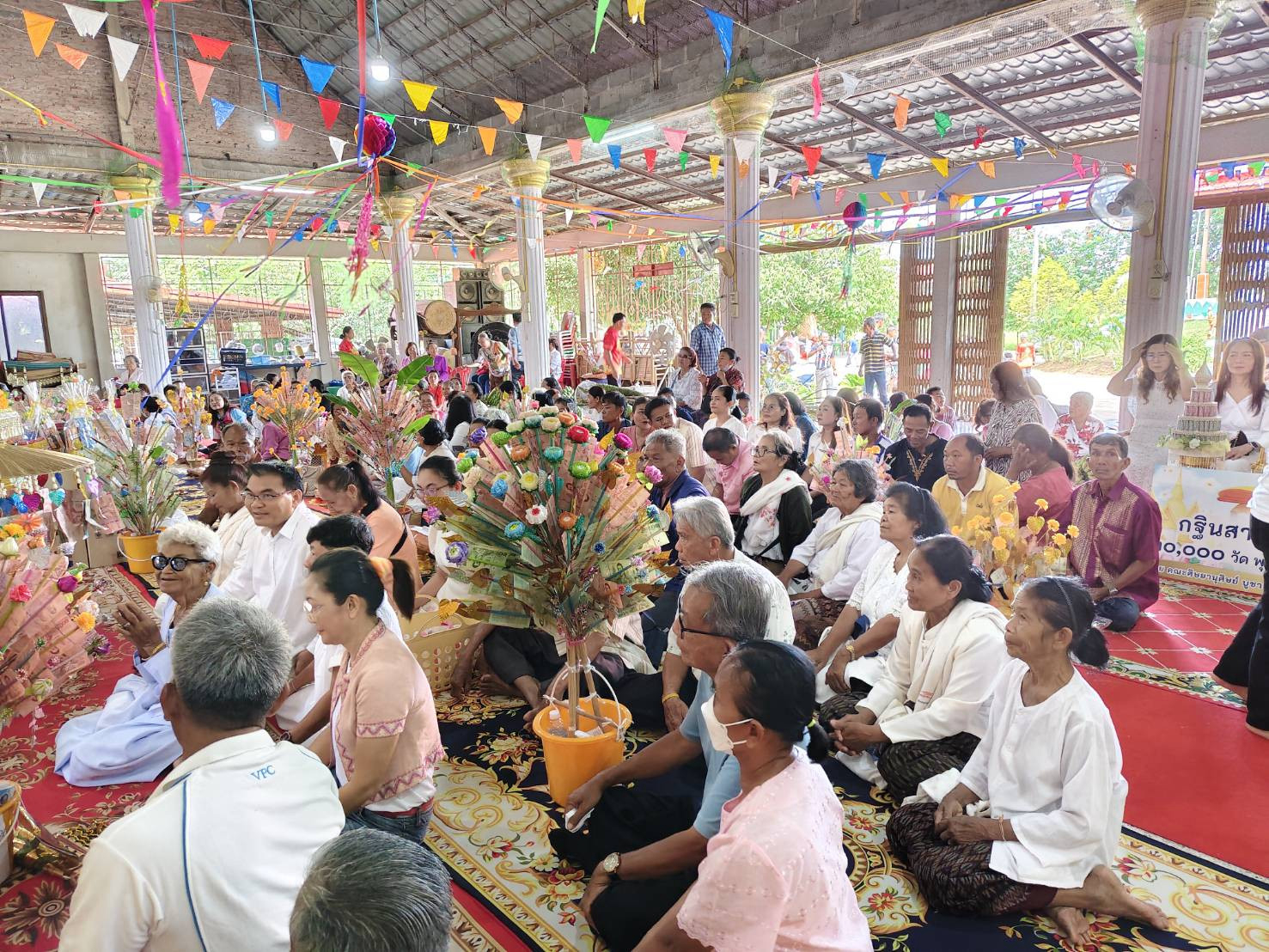 ภาพร่วมพิธีกรรมวัดดอนตะหนิน