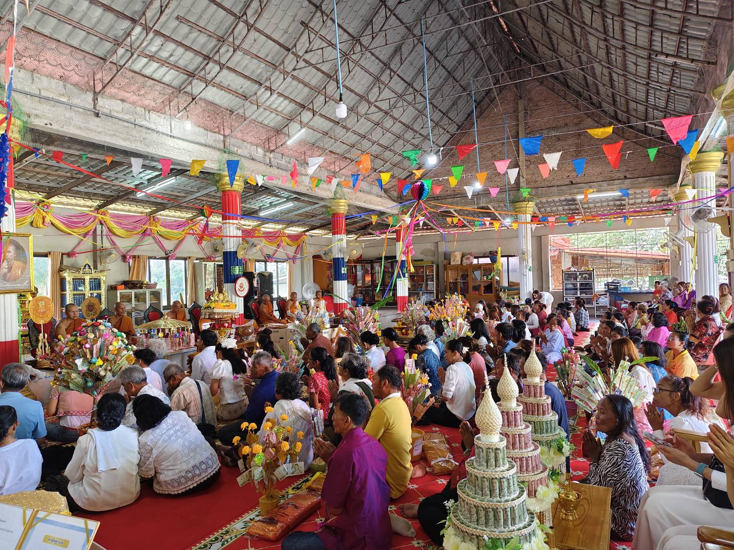 ภาพร่วมพิธีกรรมวัดดอนตะหนิน