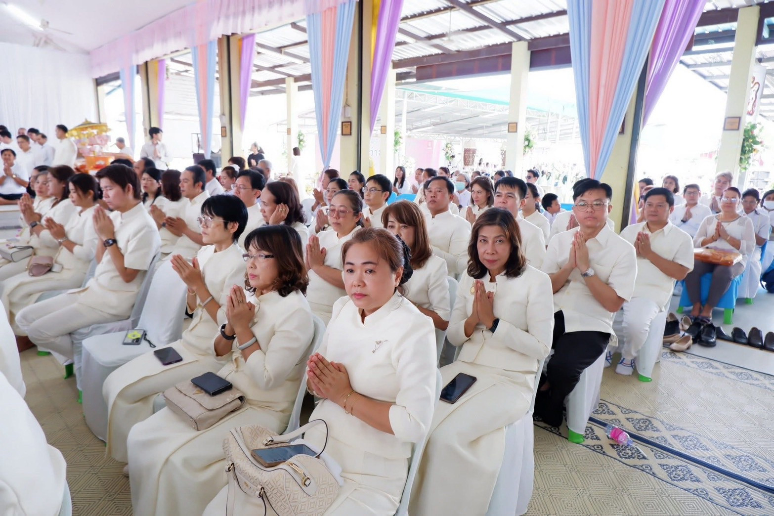 ภาพร่วมพิธีกรรมวัดสว่างอารมณ์