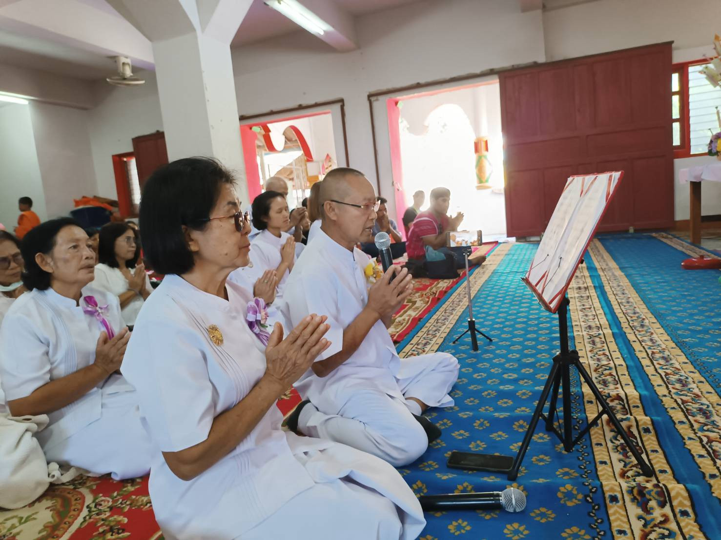 ภาพร่วมพิธีกรรมวัดบ้านแพะ