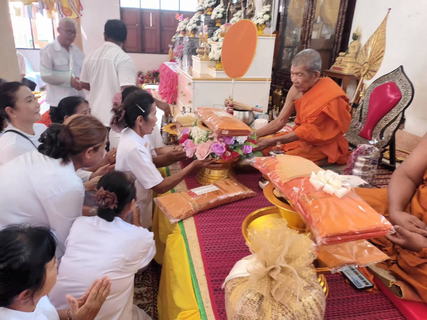 ภาพร่วมพิธีกรรมวัดหนองผักแว่น