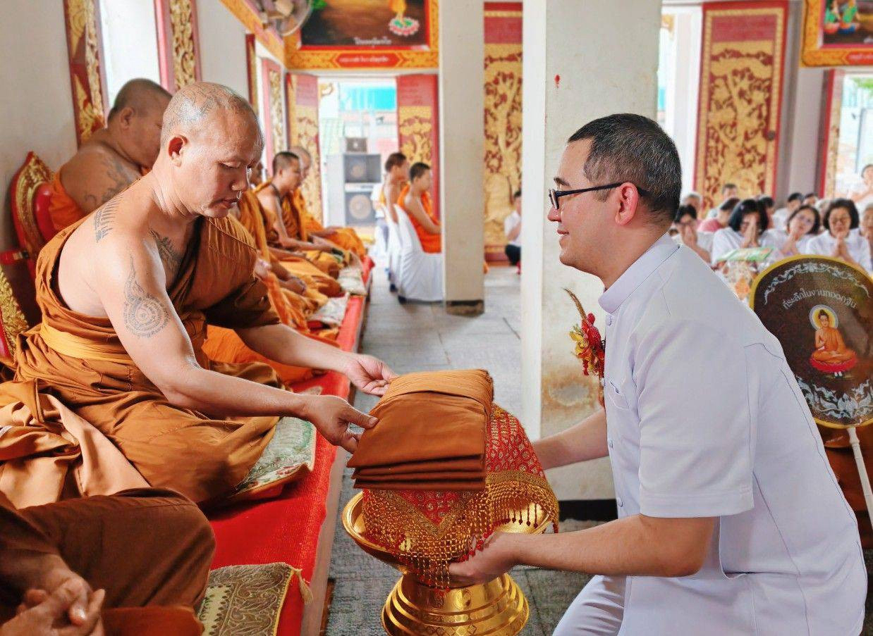 ภาพร่วมพิธีกรรมวัดห้วยสิงห์