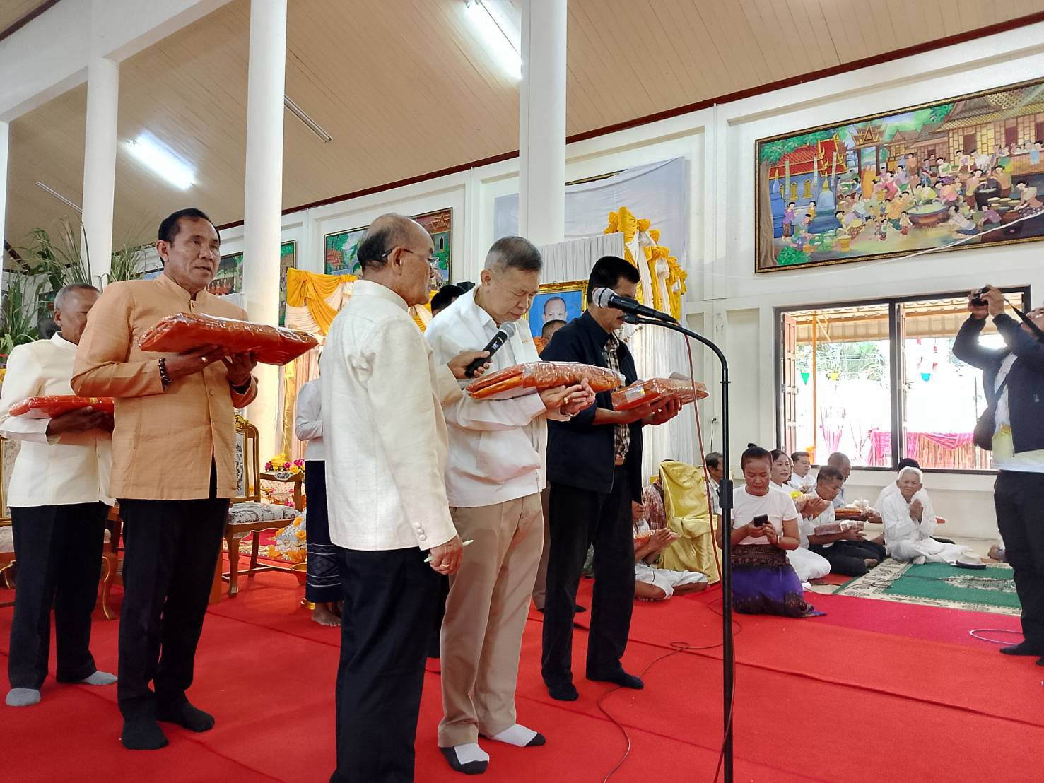 ภาพกล่าวคำถวายกฐินวัดโนนทอง