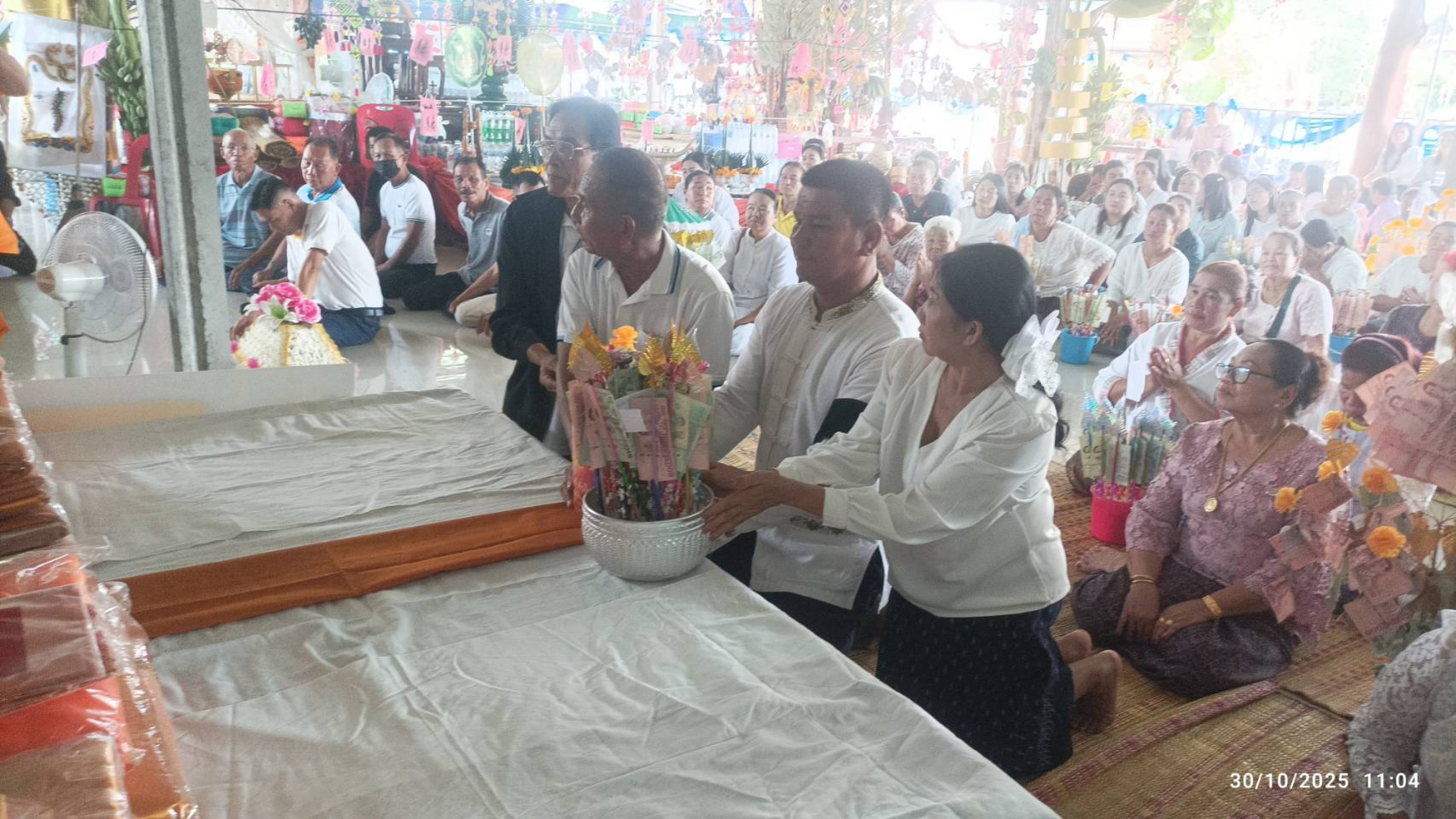 ภาพร่วมพิธีกรรมวัดแก้งขี้เหล็ก