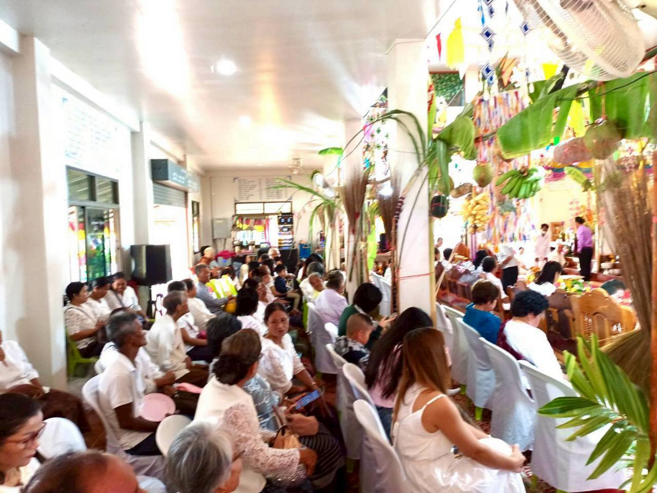 ภาพร่วมพิธีกรรมวัดบ้านเหล่าน้อย