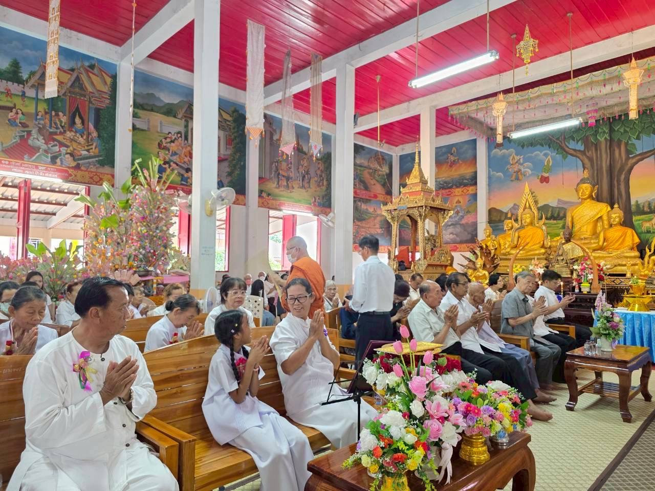 ภาพร่วมพิธีกรรมวัดสันป่าลาน