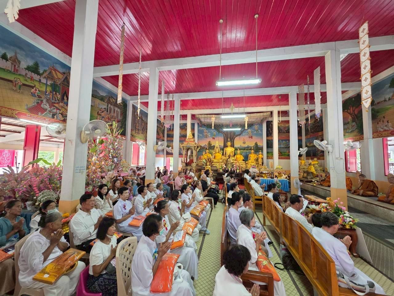 ภาพร่วมพิธีกรรมวัดสันป่าลาน