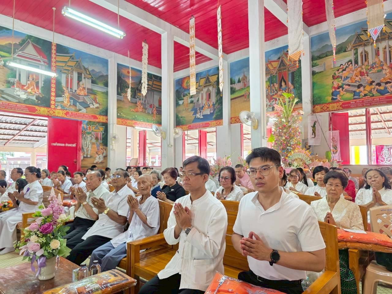 ภาพร่วมพิธีกรรมวัดสันป่าลาน
