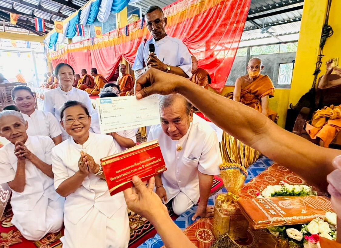 ภาพร่วมพิธีกรรมวัดสมเด็จ