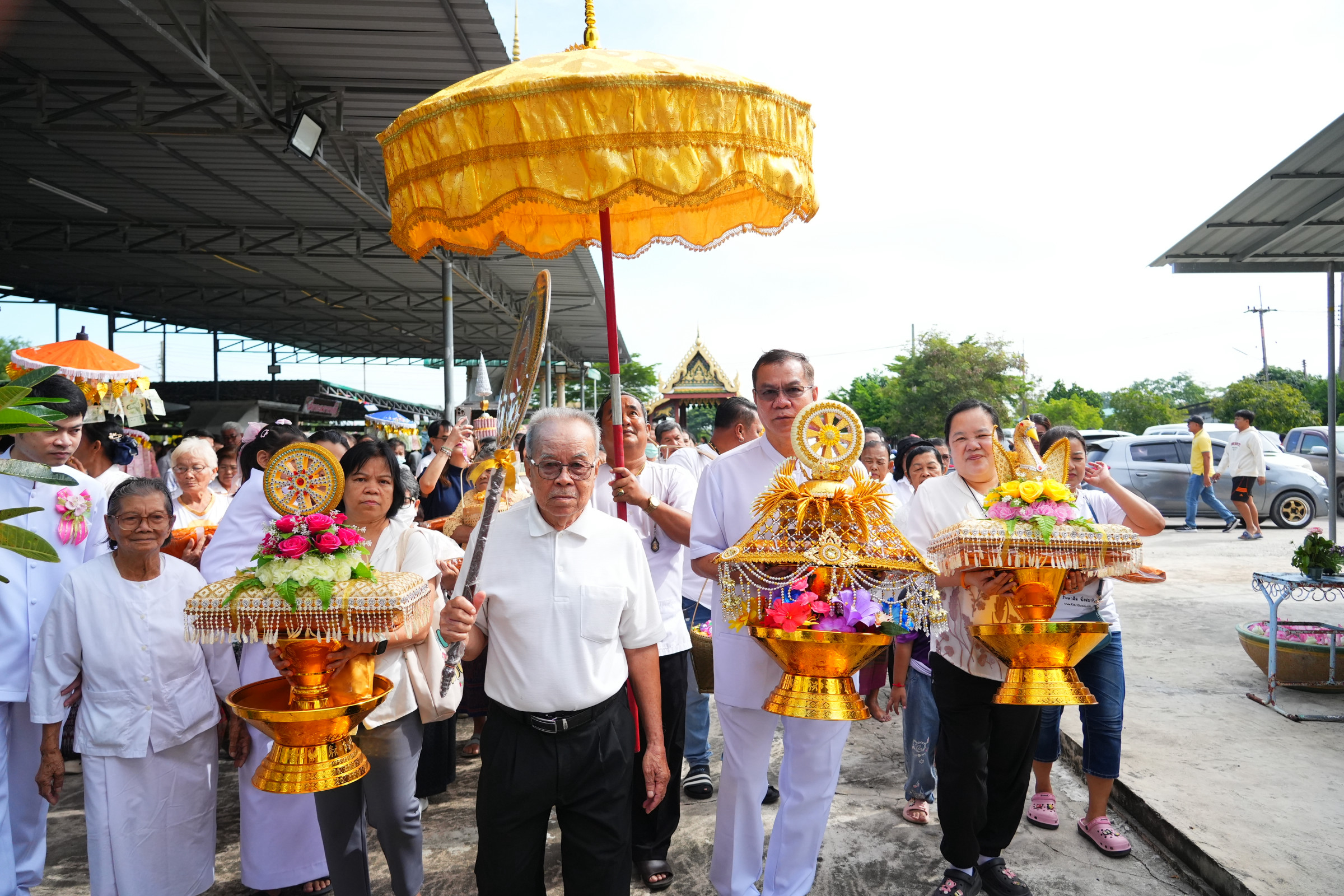 ภาพร่วมขบวนกฐินวัดบ้านนาเทพธาราม