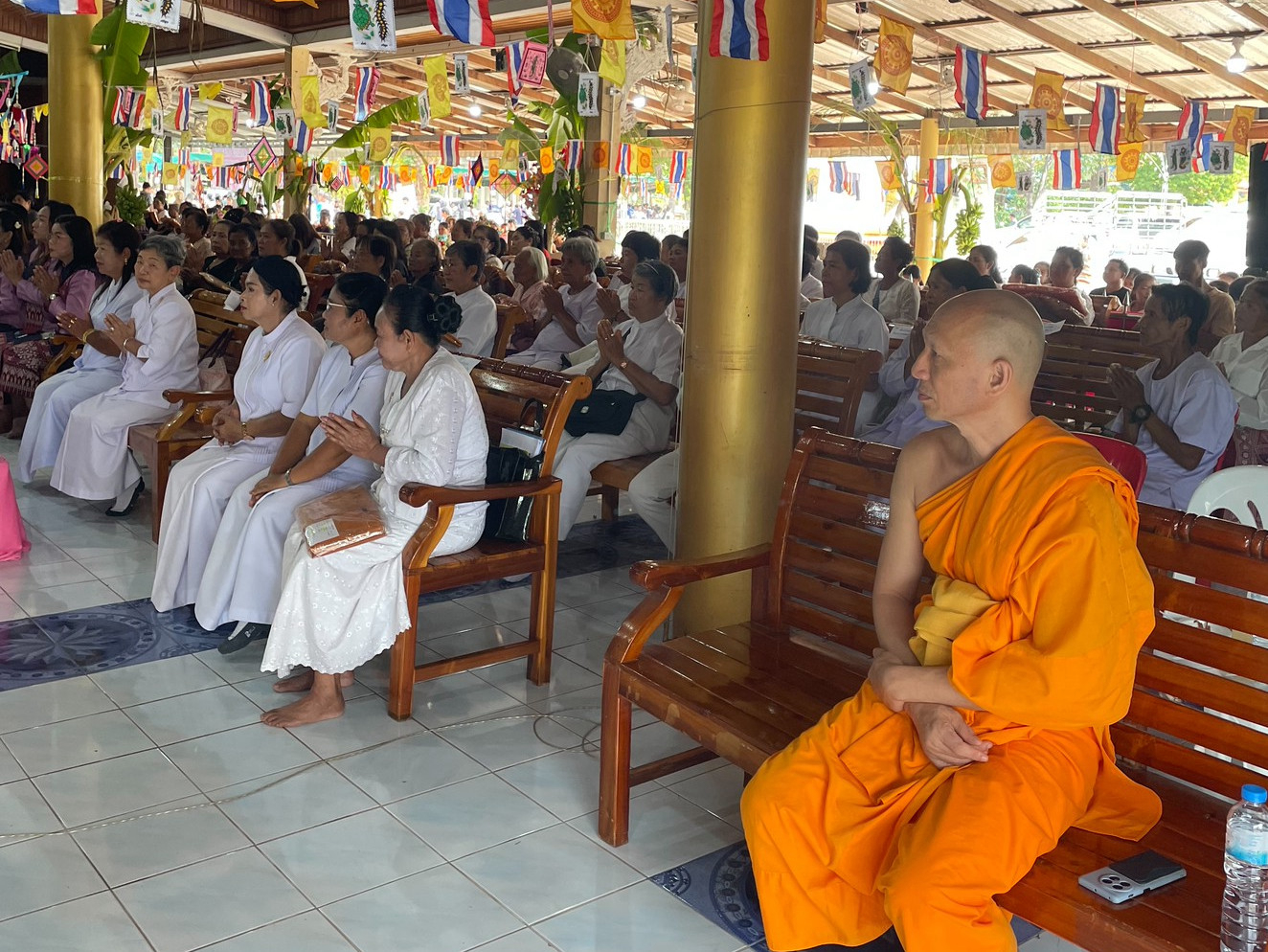 ภาพร่วมพิธีกรรมวัดน้ำขุ่น