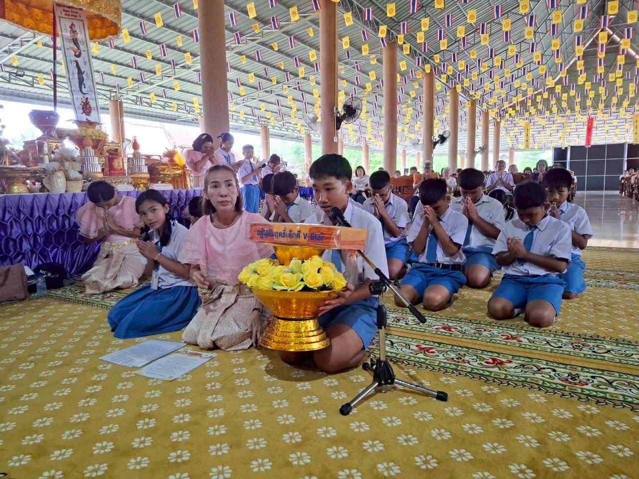 ภาพร่วมขบวนกฐินวัดสมัยสุวรรณ