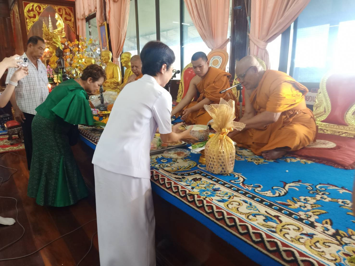 ภาพร่วมพิธีกรรมวัดโพธิ์ศรีเจริญ