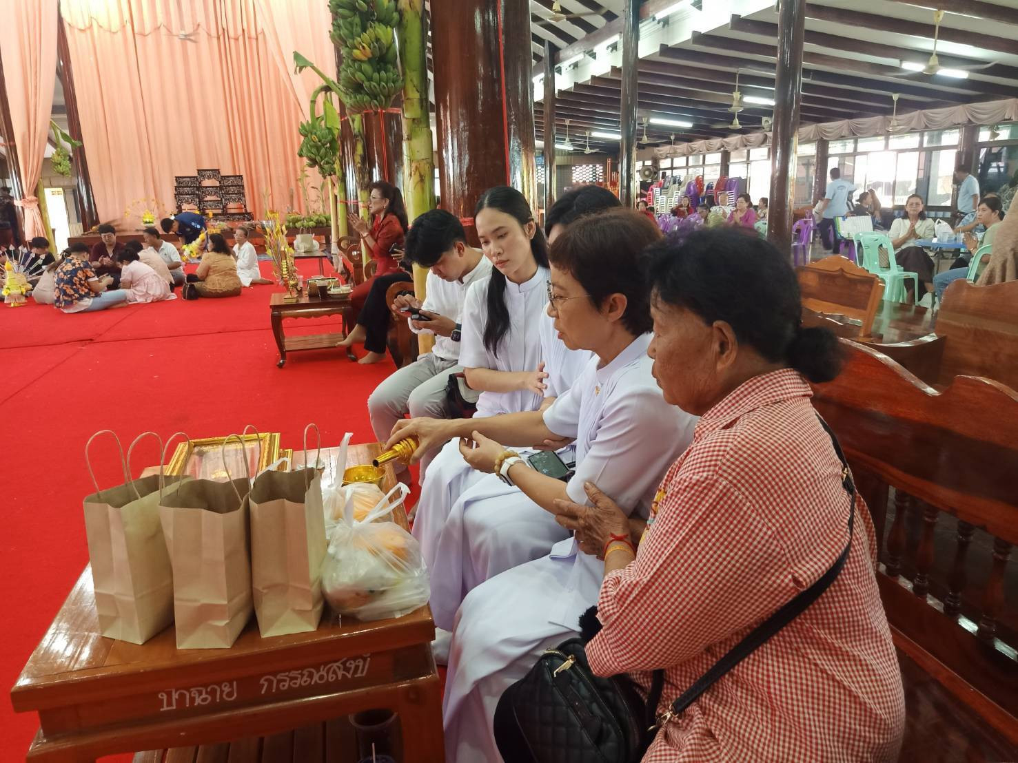 ภาพร่วมพิธีกรรมวัดโพธิ์ศรีเจริญ