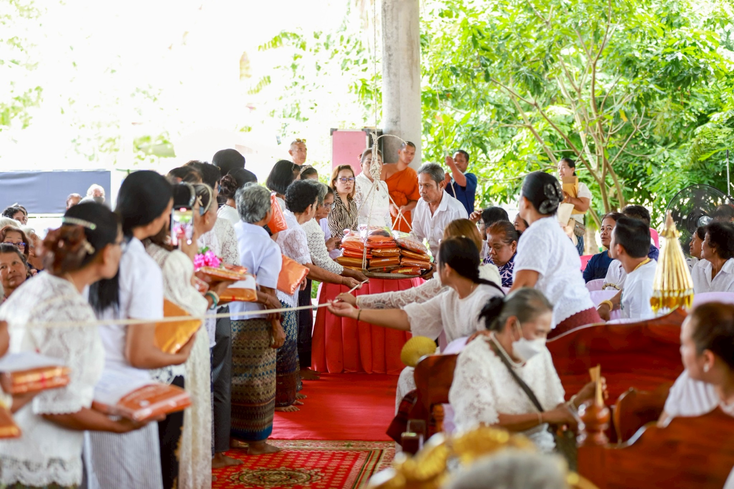 ภาพร่วมพิธีกรรมวัดคลองขุด