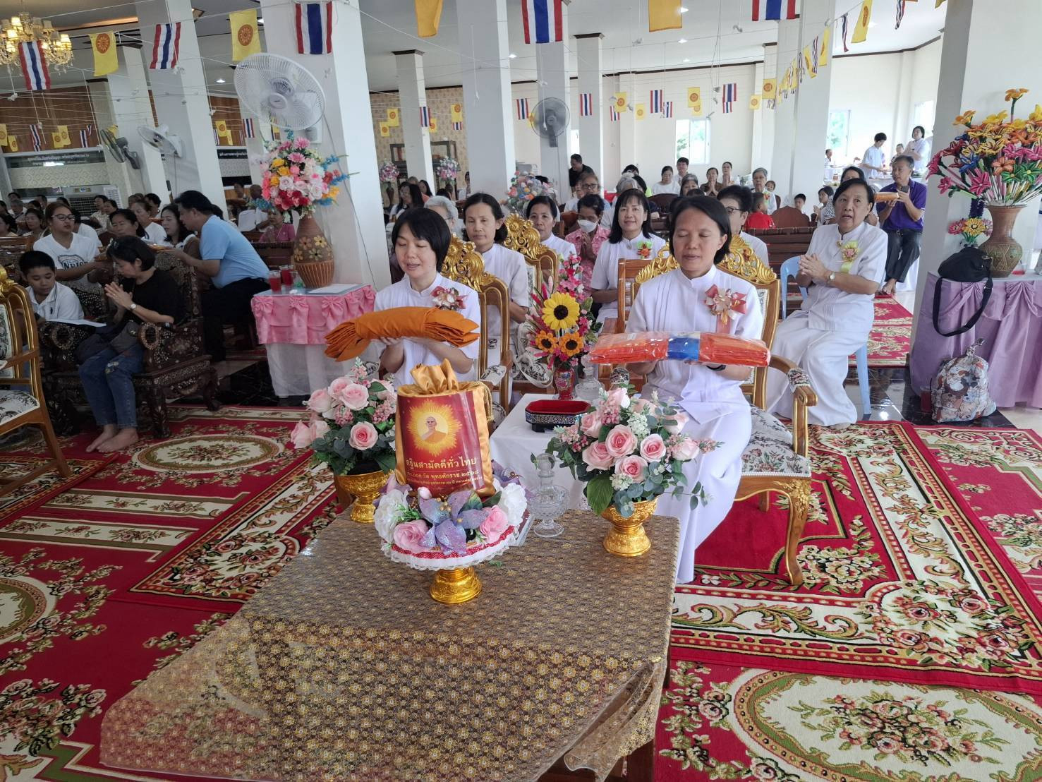 ภาพร่วมพิธีกรรมวัดบ้านโพธิ์