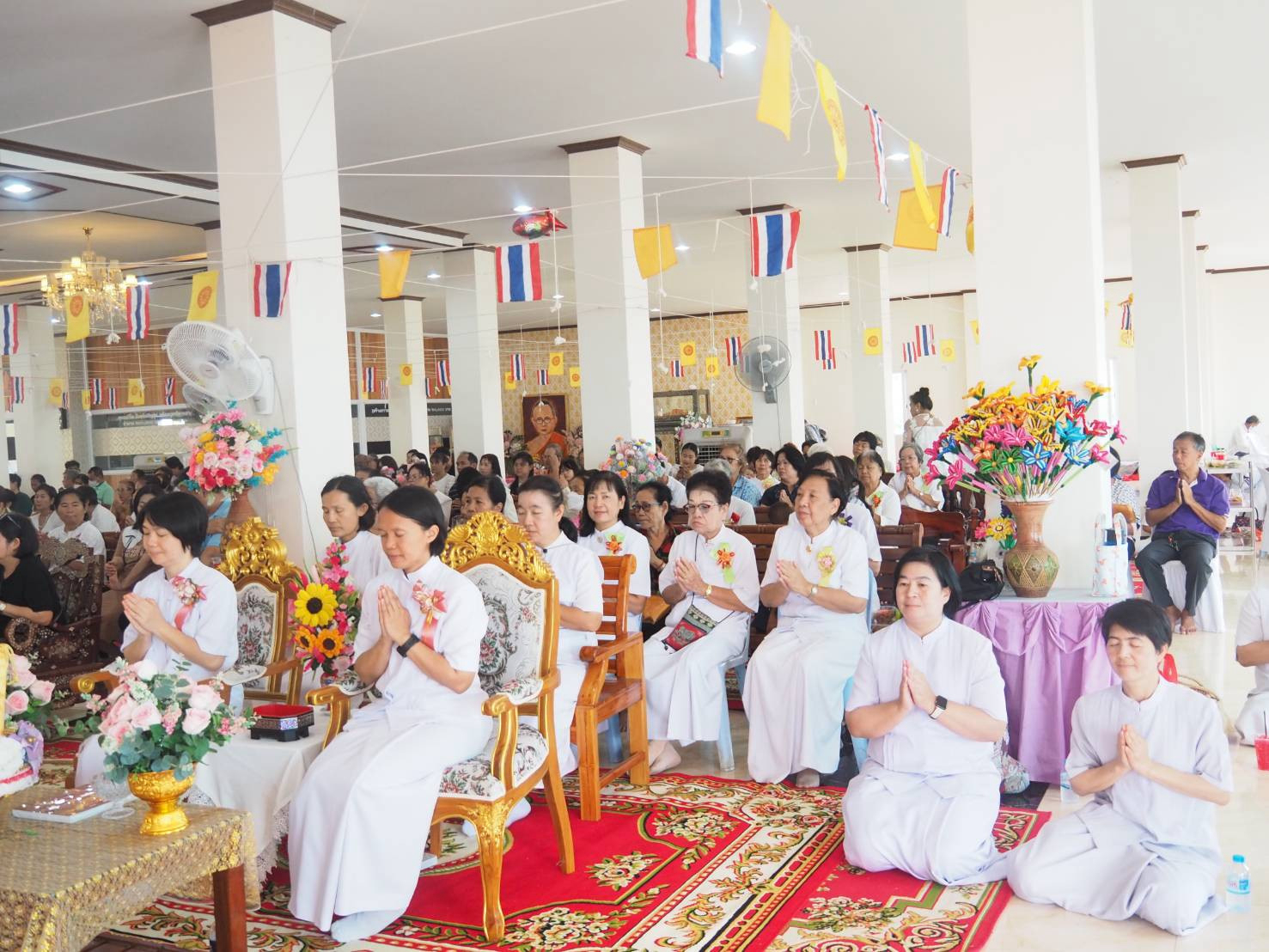 ภาพร่วมพิธีกรรมวัดบ้านโพธิ์