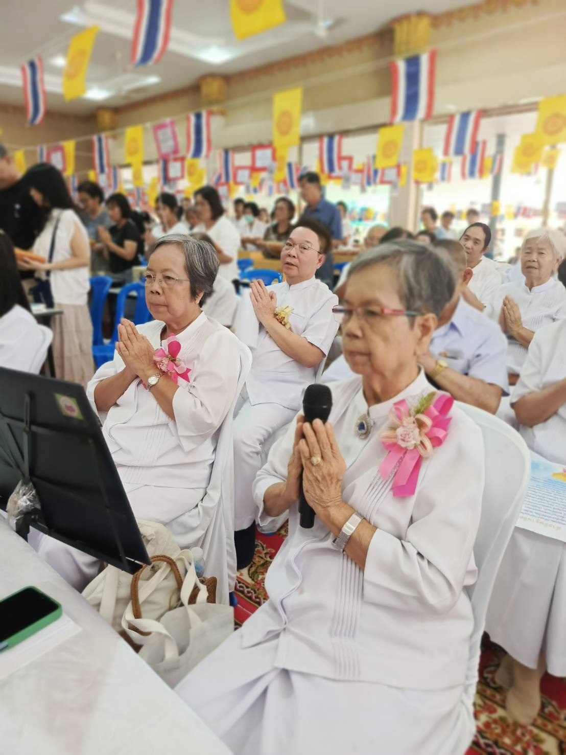 ภาพกล่าวคำถวายกฐินวัดสนามจันทร์