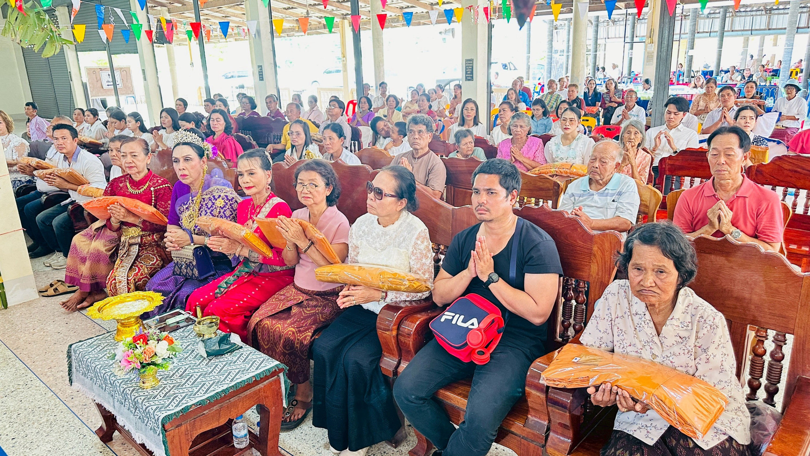 ภาพร่วมพิธีกรรมวัดแหลมไผ่