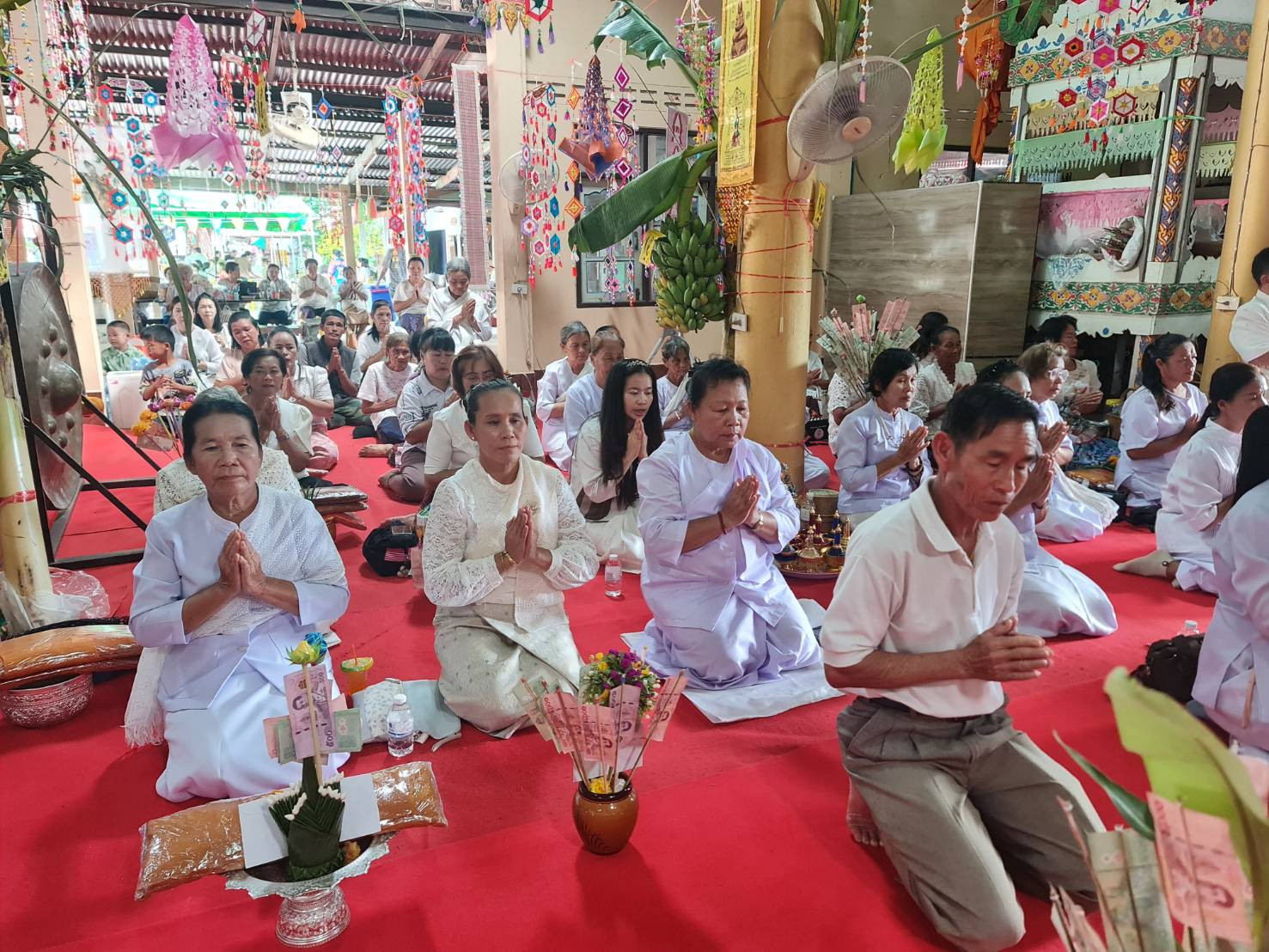 ภาพร่วมพิธีกรรมวัดโพธิ์ชัยนิมิต