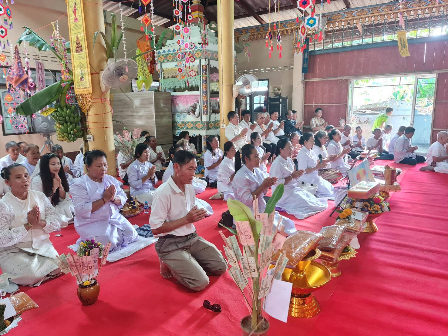 ภาพร่วมพิธีกรรมวัดโพธิ์ชัยนิมิต