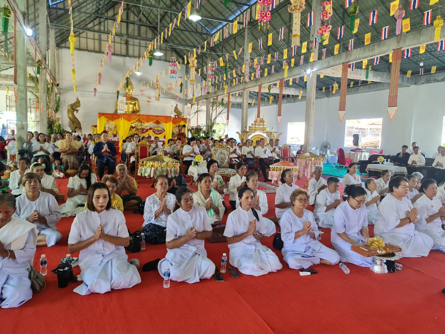 ภาพร่วมพิธีกรรมวัดเทพนิมิต