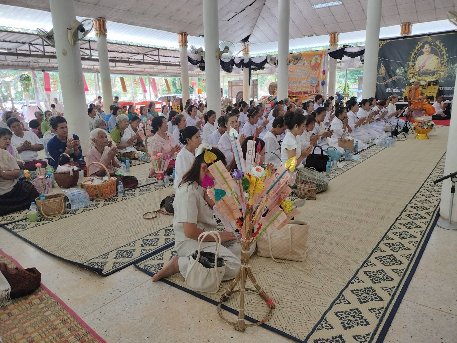 ภาพร่วมพิธีกรรมวัดบึงสาราษฎร์