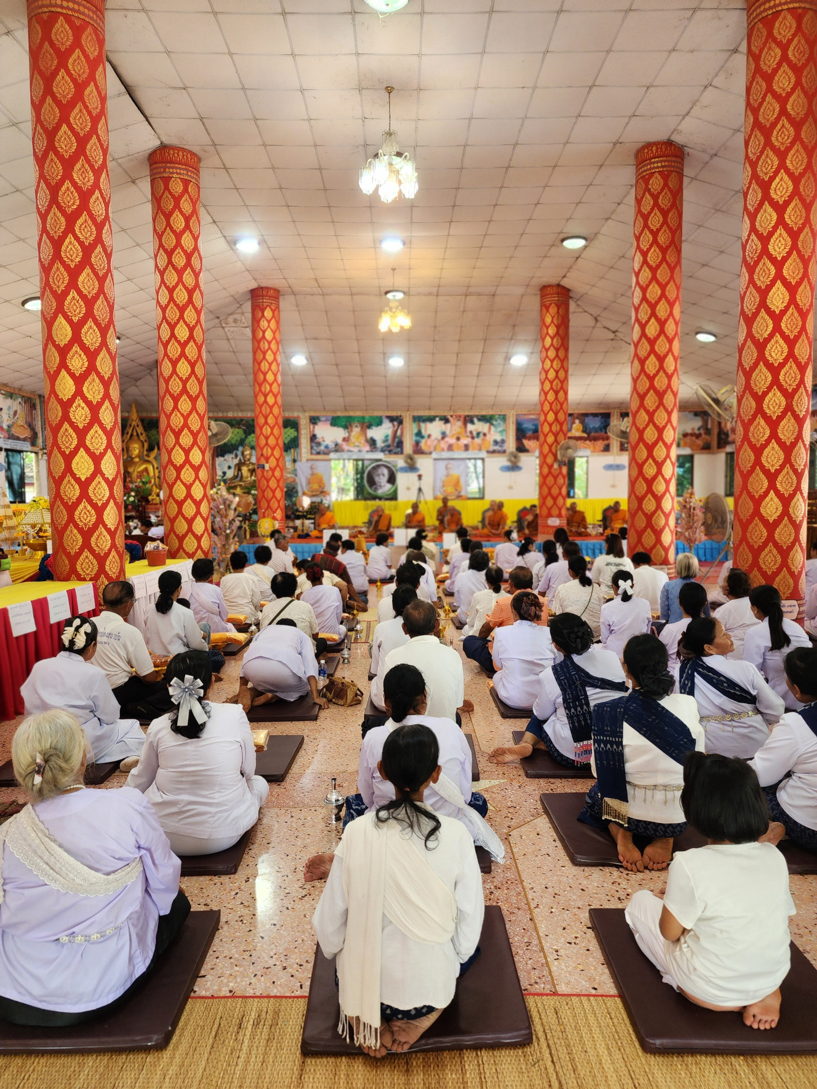 ภาพร่วมพิธีกรรมวัดโนนสวรรค์