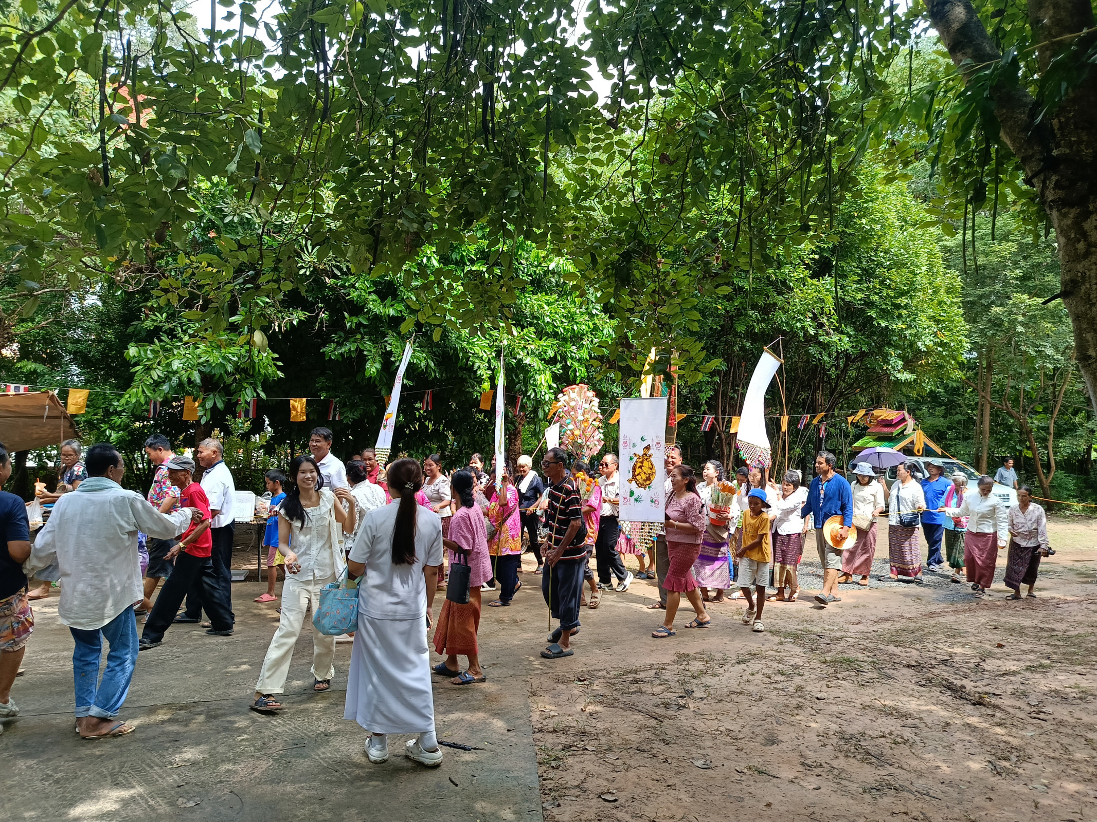 ภาพร่วมพิธีกรรมวัดสุวรรณวารี