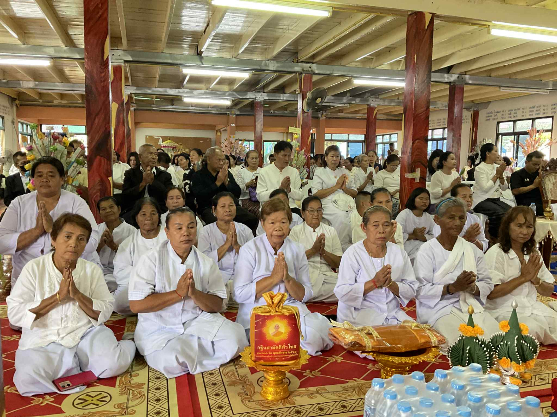 ภาพร่วมพิธีกรรมวัดบ้านสำโรง(ประสิทธิยาราม)