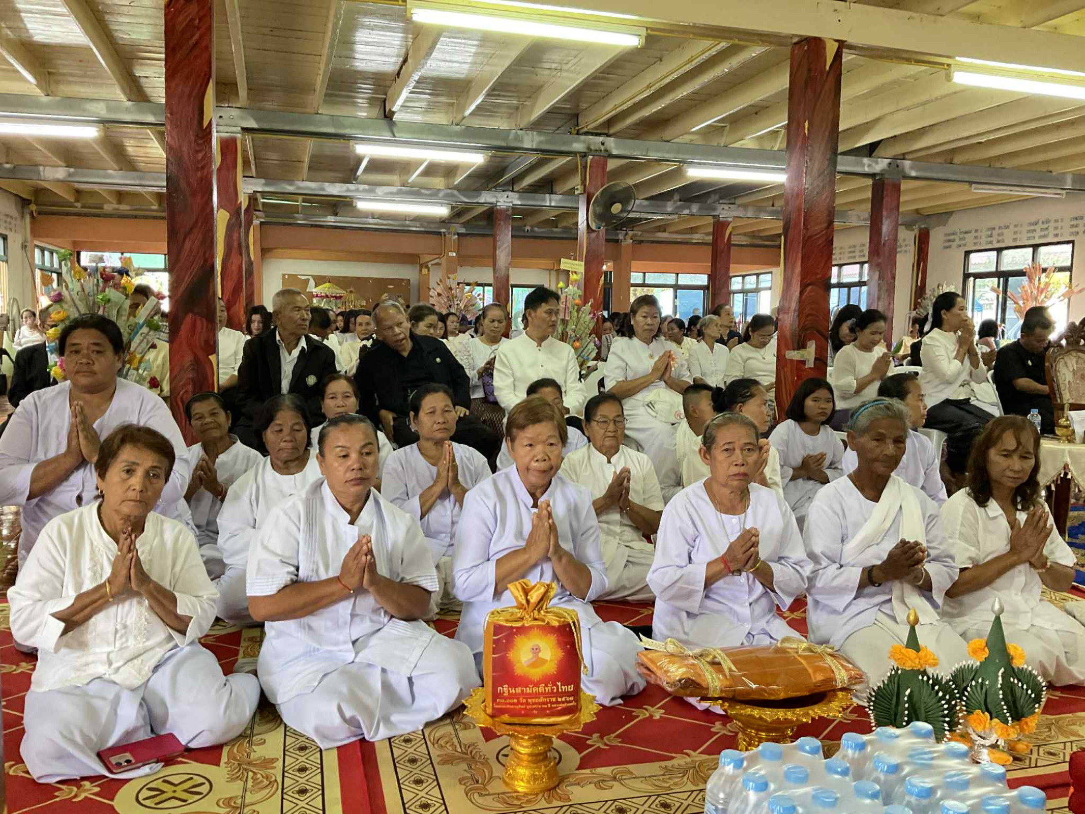 ภาพร่วมพิธีกรรมวัดบ้านสำโรง(ประสิทธิยาราม)