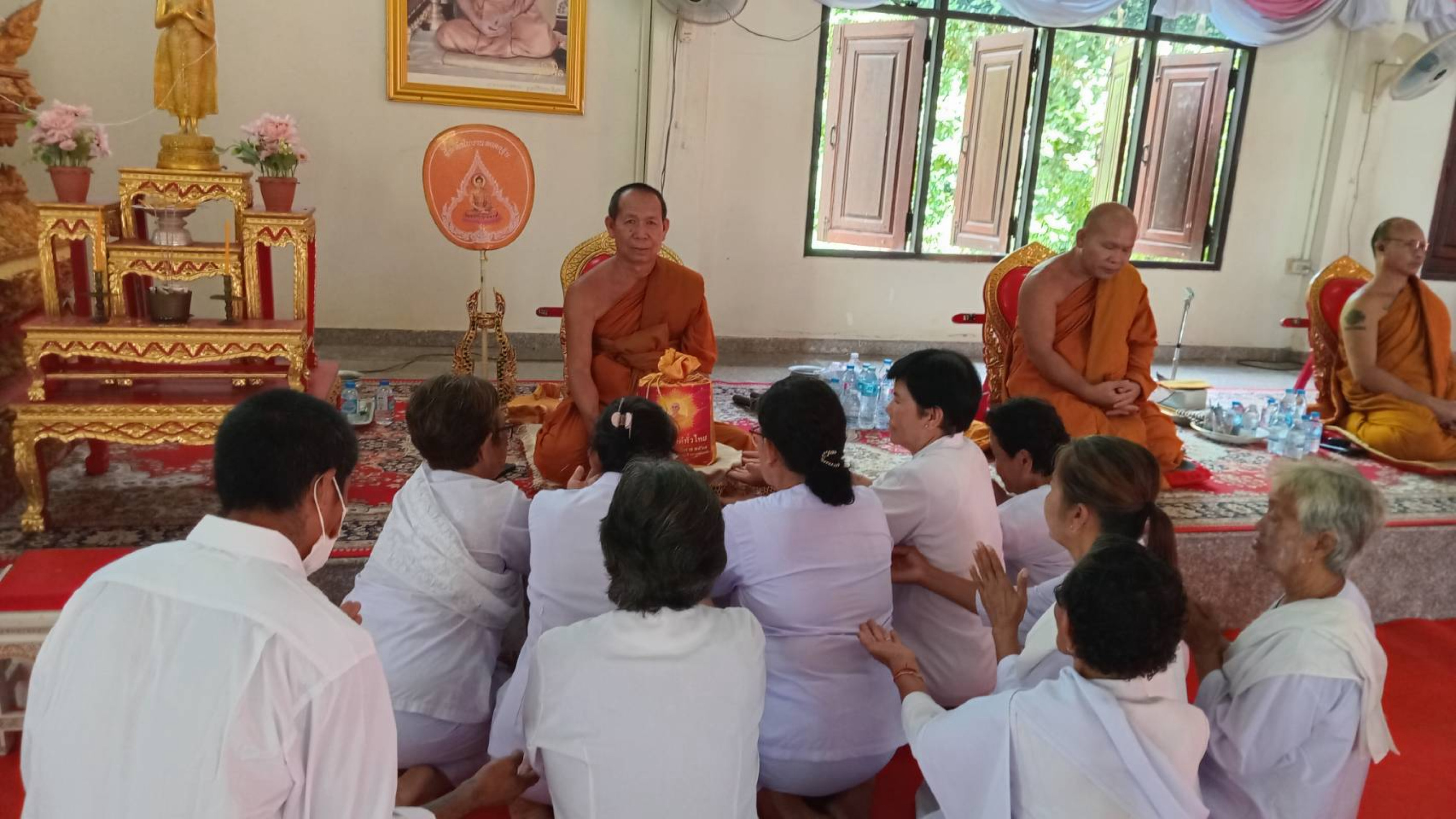 ภาพร่วมพิธีกรรมวัดโพธิ์ชัย