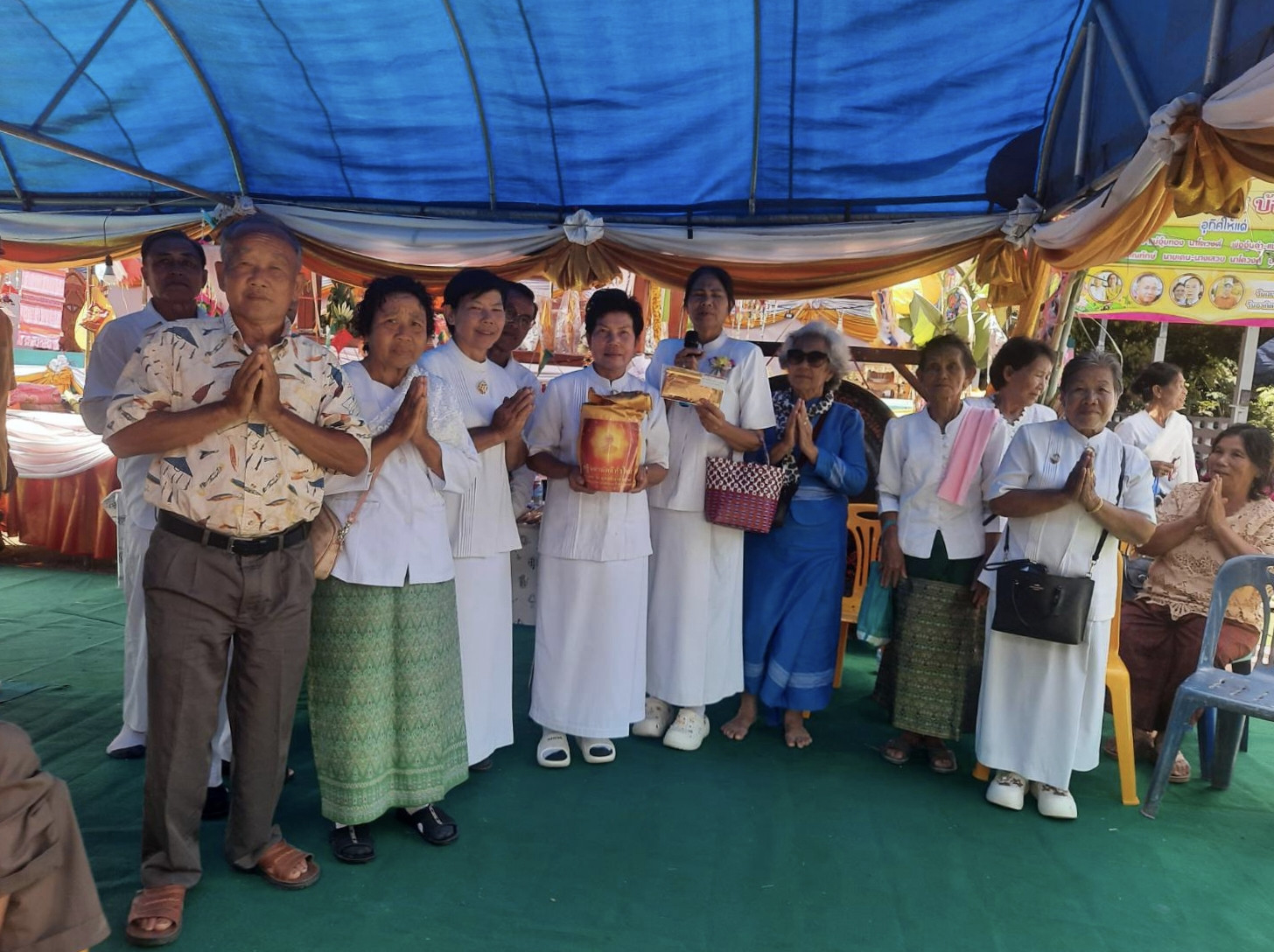 ภาพร่วมพิธีกรรมวัดโพธิ์ชัย