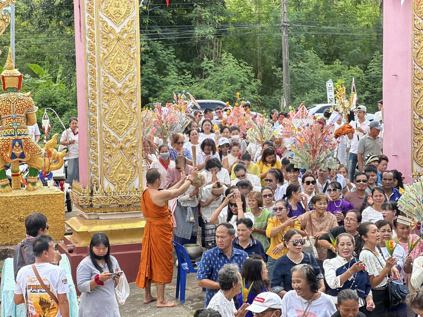 ภาพร่วมพิธีกรรมวัดหัวบึงทุ่ง