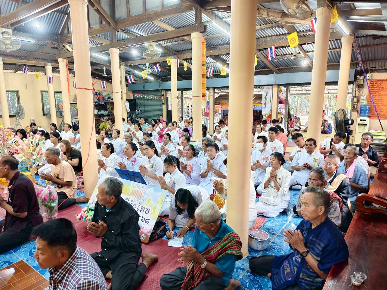 ภาพร่วมพิธีกรรมวัดเทพนิมิต