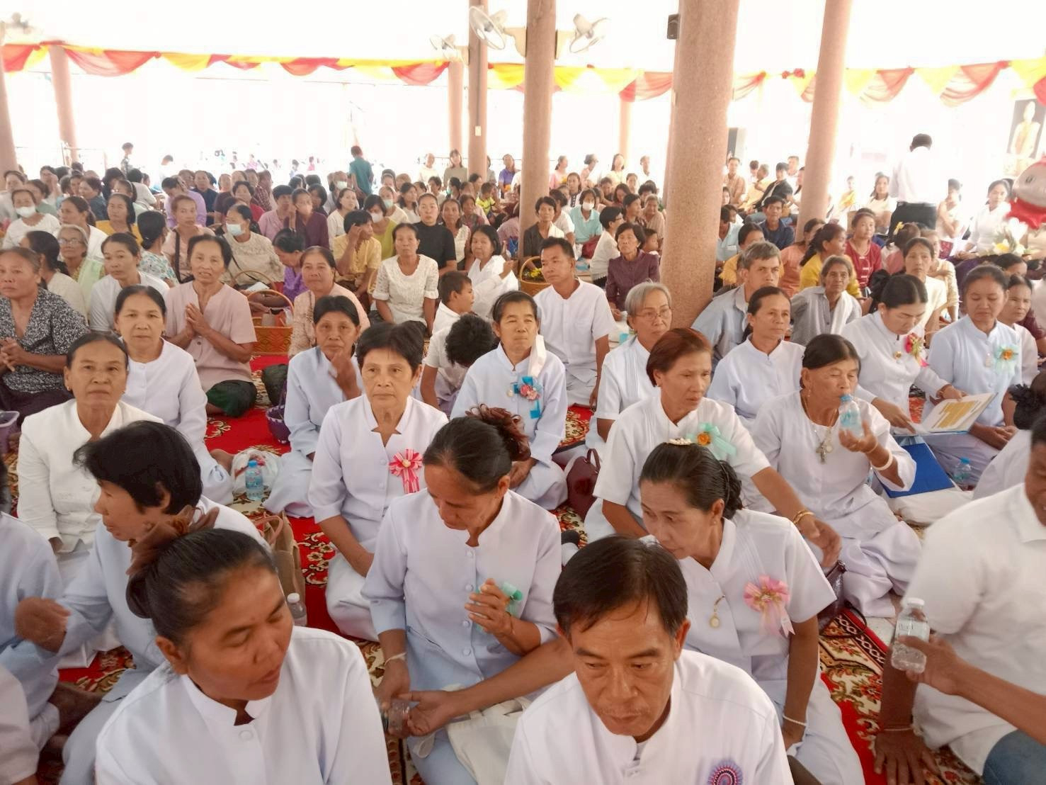 ภาพร่วมพิธีกรรมวัดทองหลาง