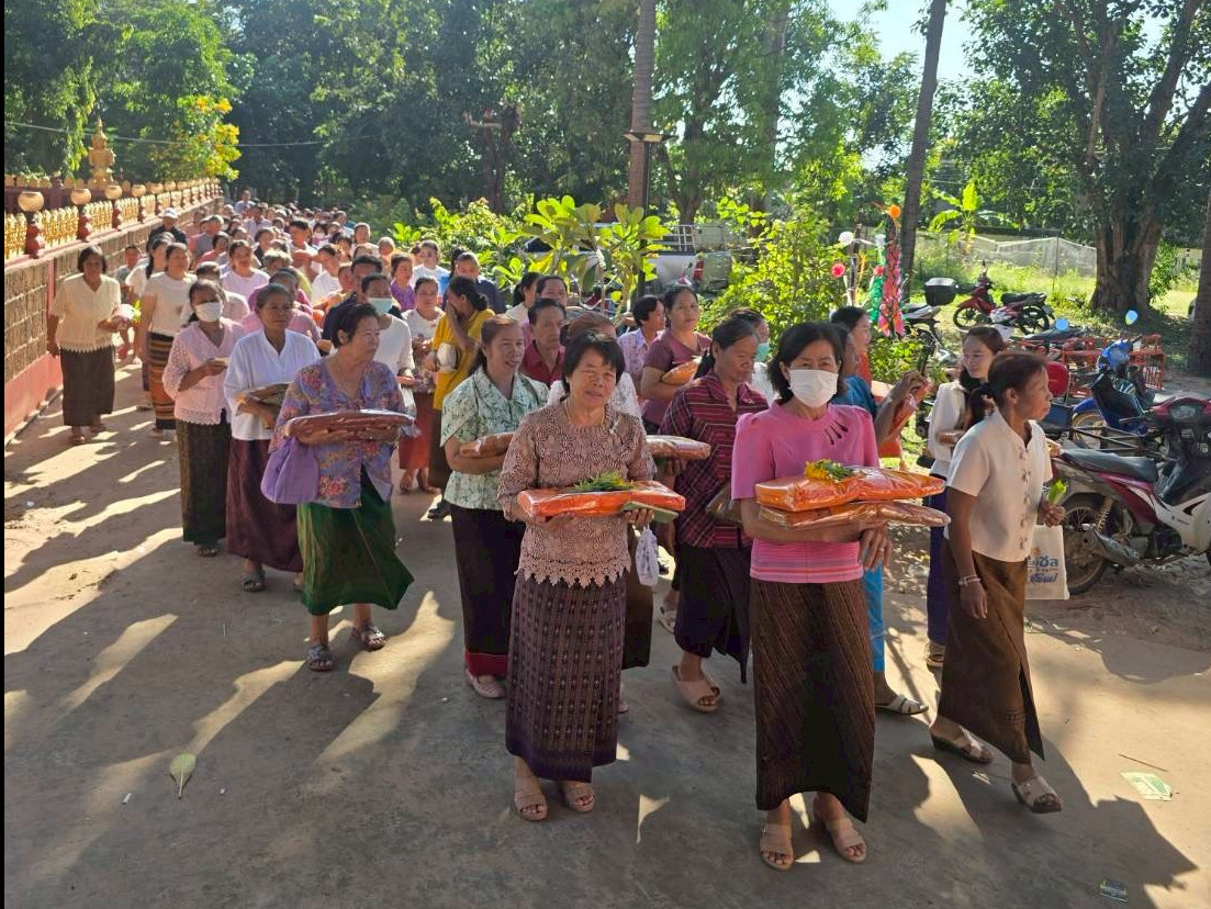 ภาพร่วมขบวนกฐินวัดบ้านงัวบา