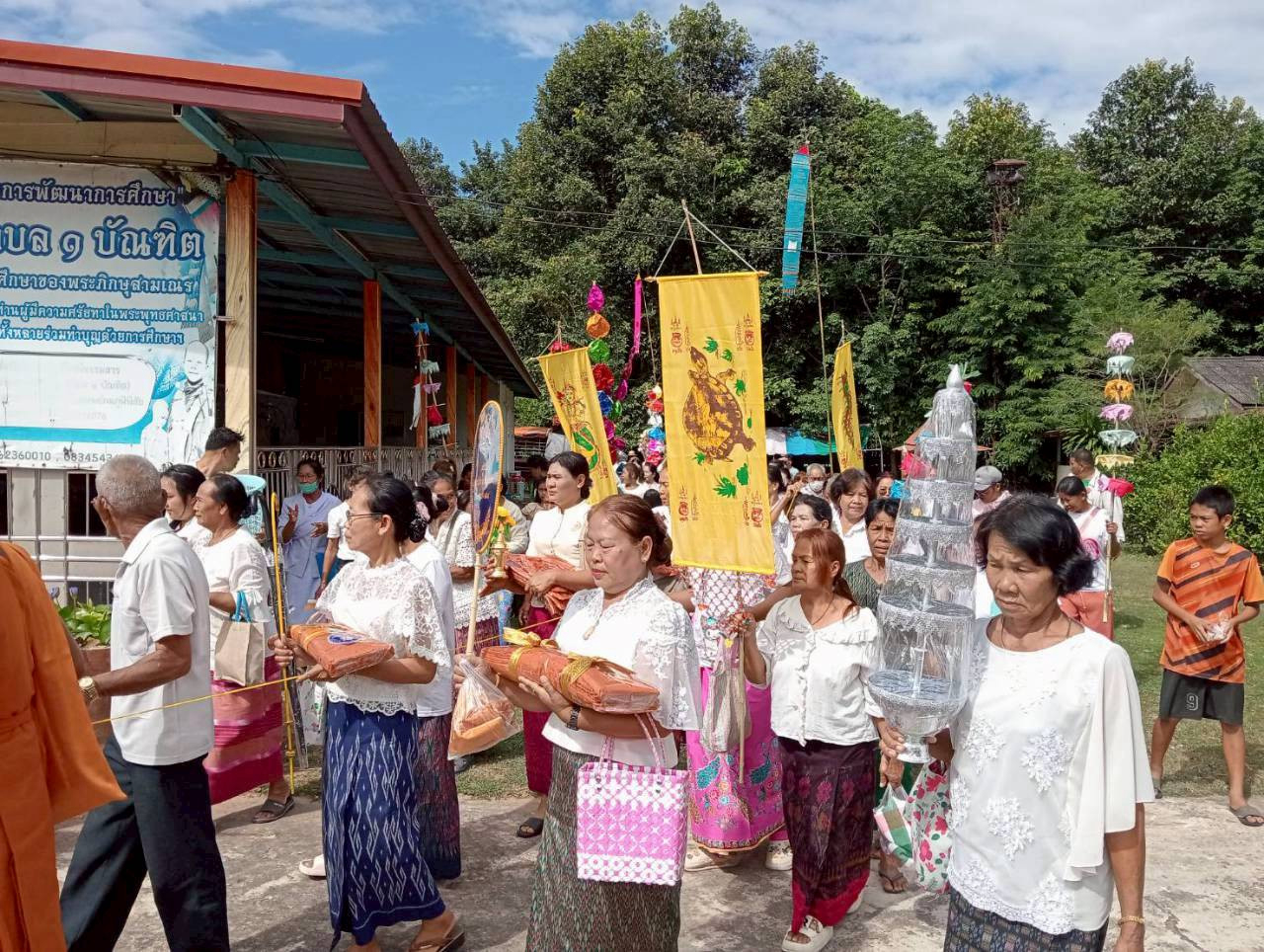 ภาพร่วมพิธีกรรมวัดบ้านหนองฮี